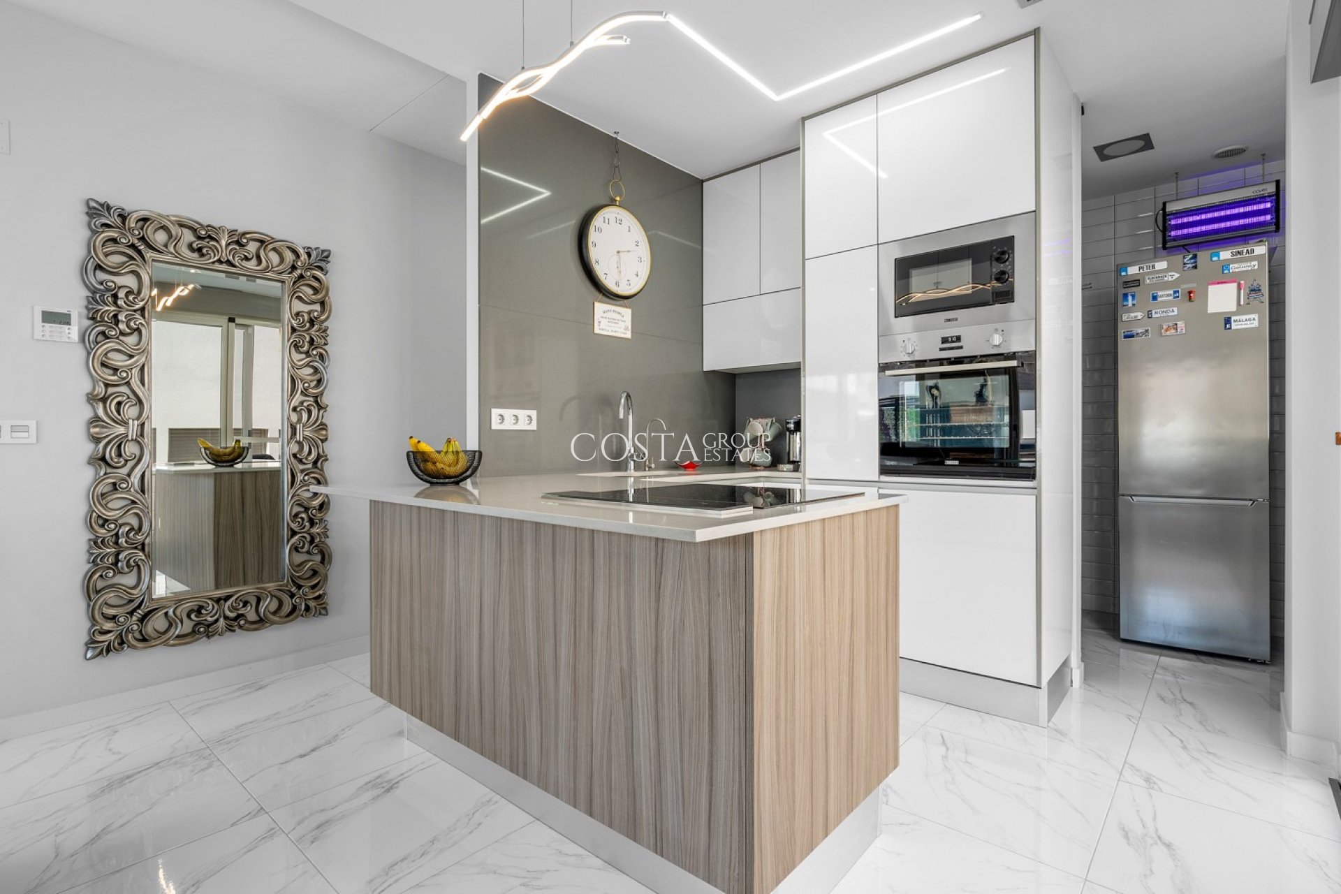 Resale - Villa -
Orihuela Costa - Villamartín