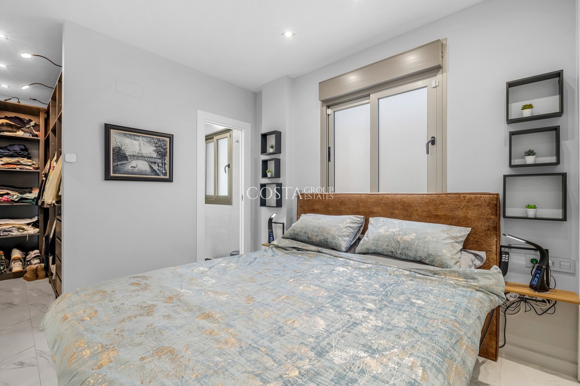 Resale - Villa -
Orihuela Costa - Villamartín