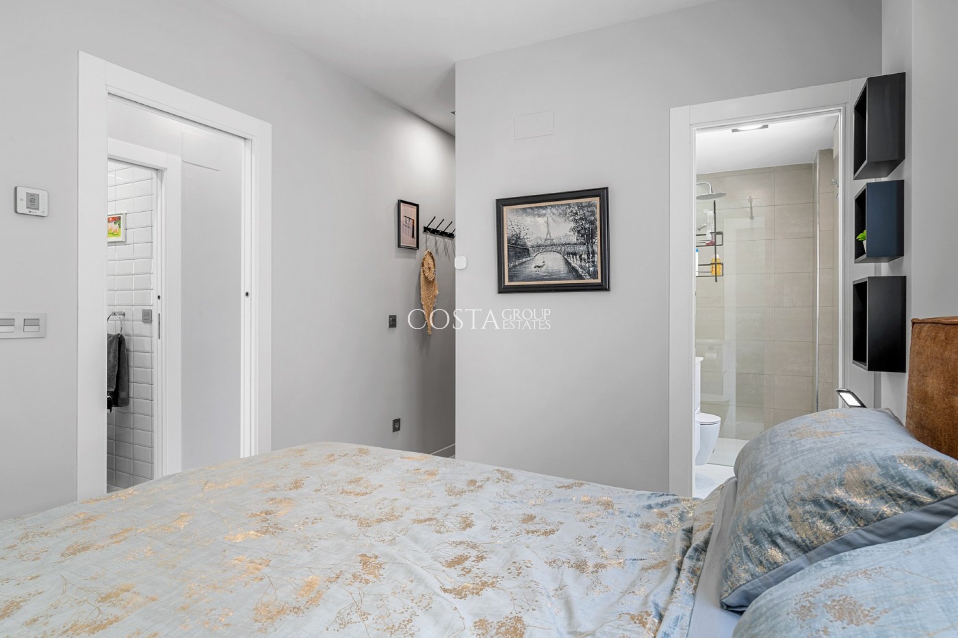 Resale - Villa -
Orihuela Costa - Villamartín