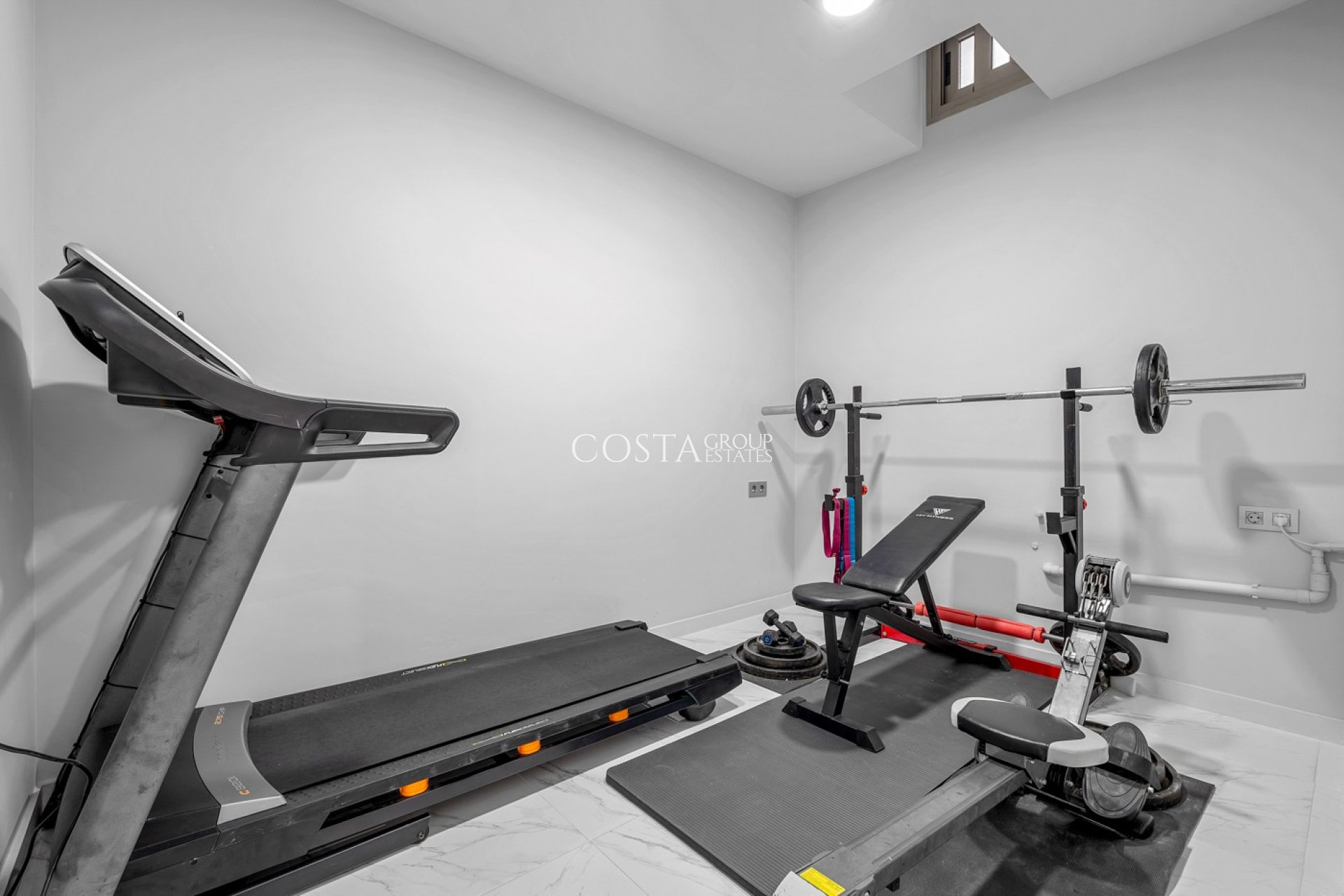 Resale - Villa -
Orihuela Costa - Villamartín