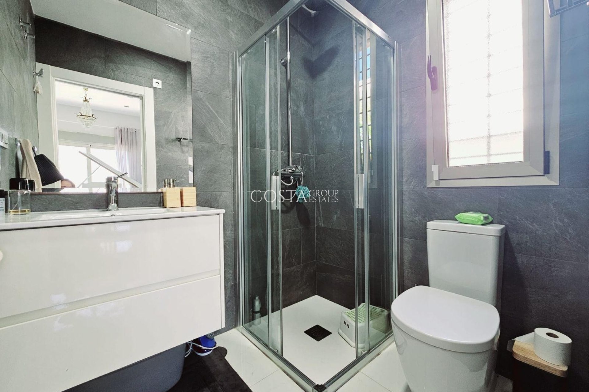 Resale - Villa -
Orihuela Costa - Villamartín