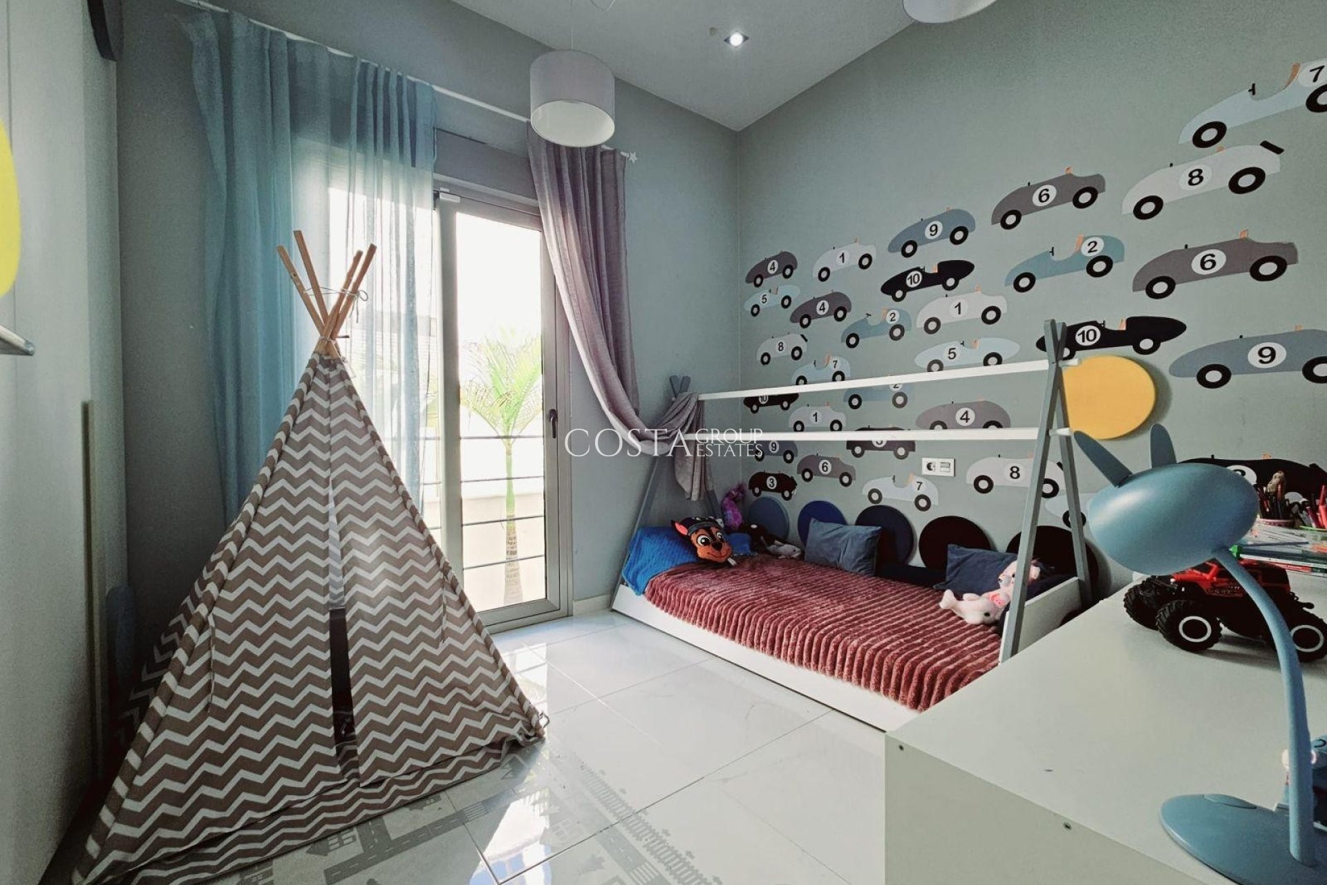 Resale - Villa -
Orihuela Costa - Villamartín