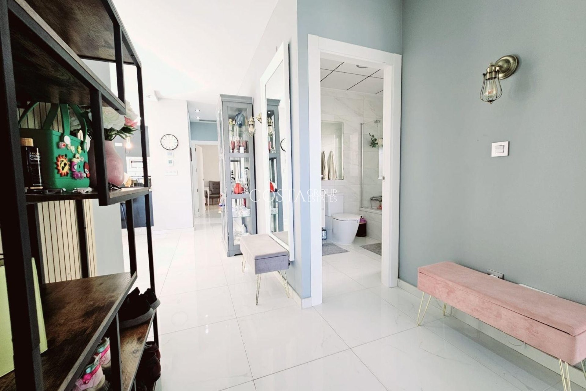 Resale - Villa -
Orihuela Costa - Villamartín