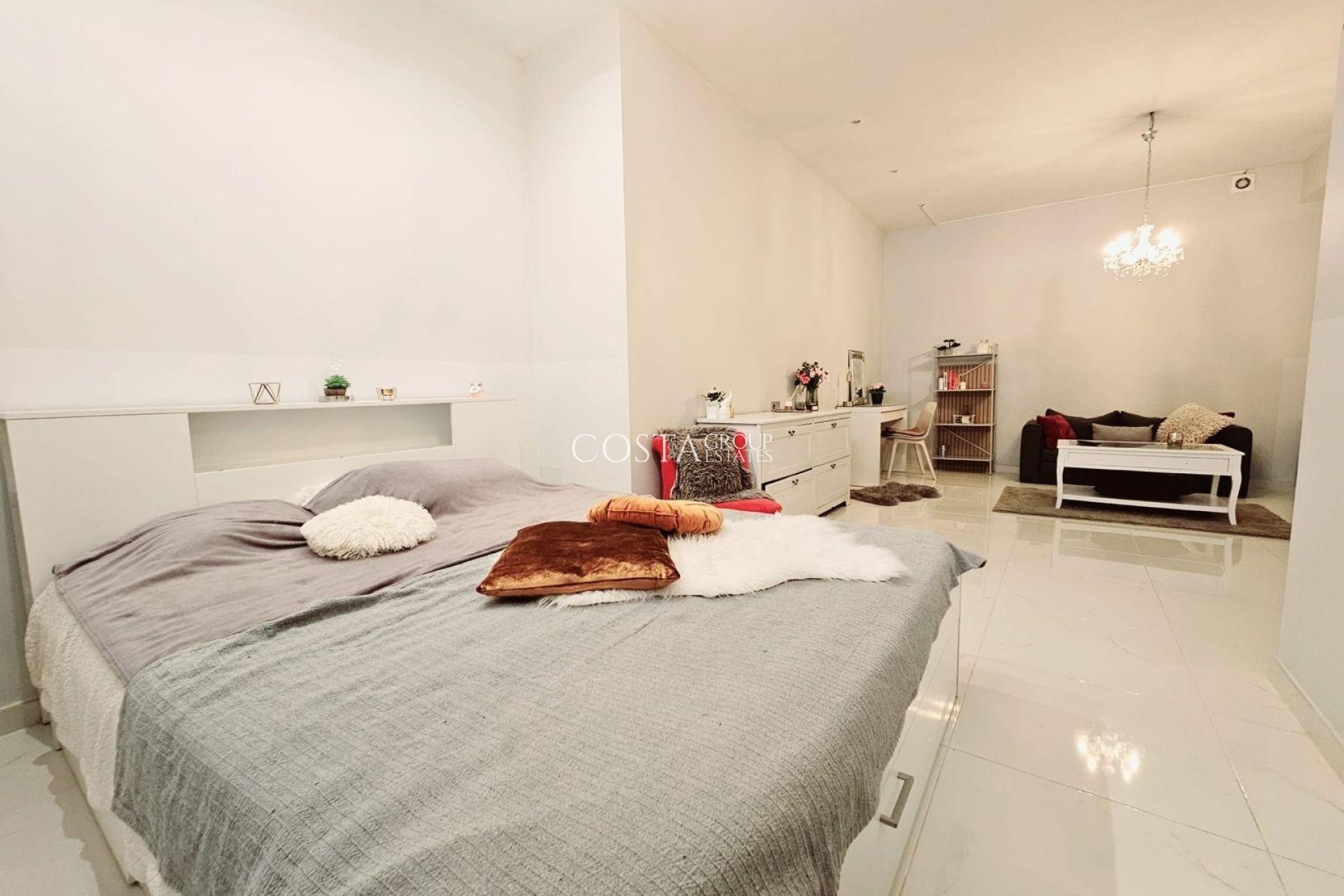 Resale - Villa -
Orihuela Costa - Villamartín