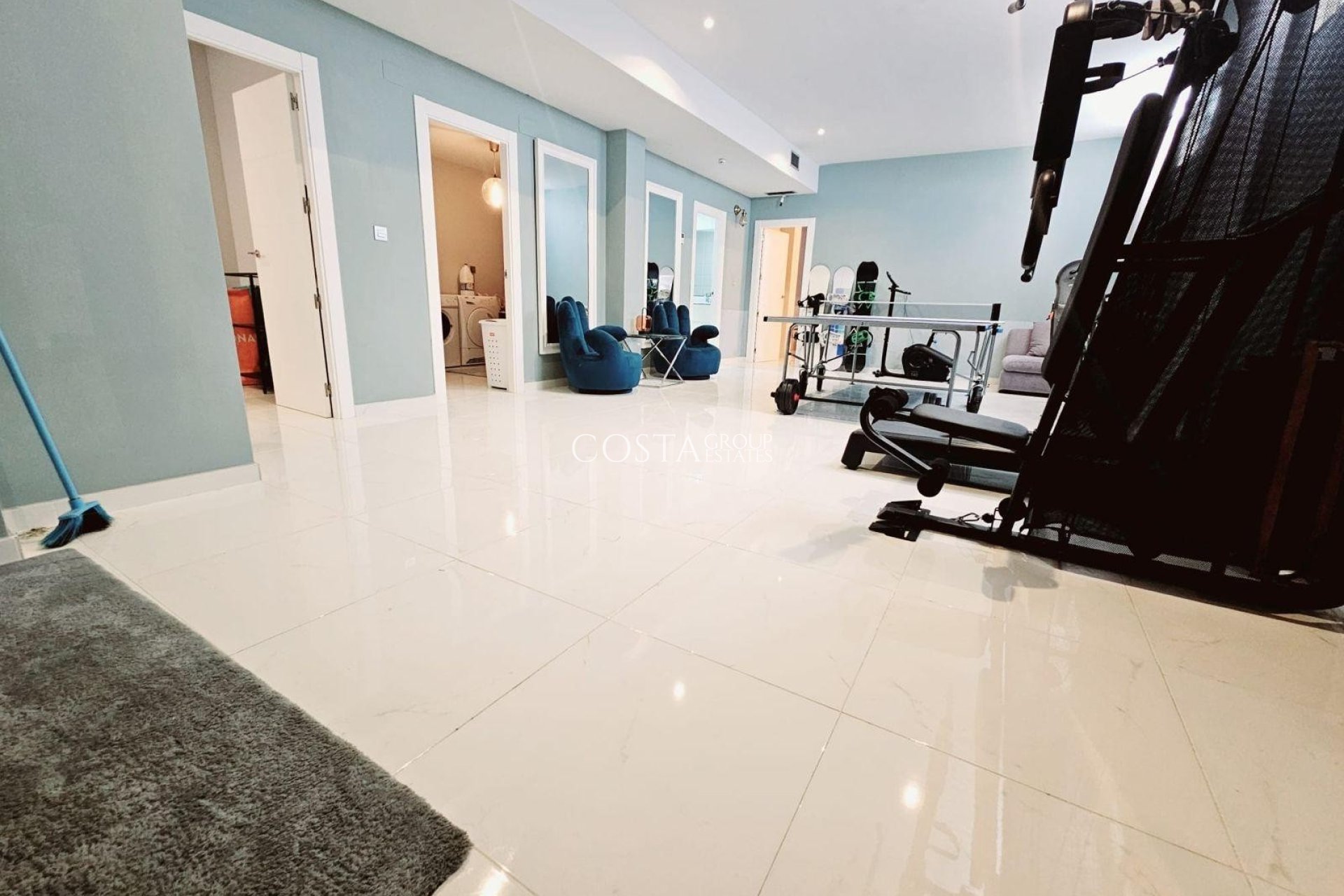 Resale - Villa -
Orihuela Costa - Villamartín