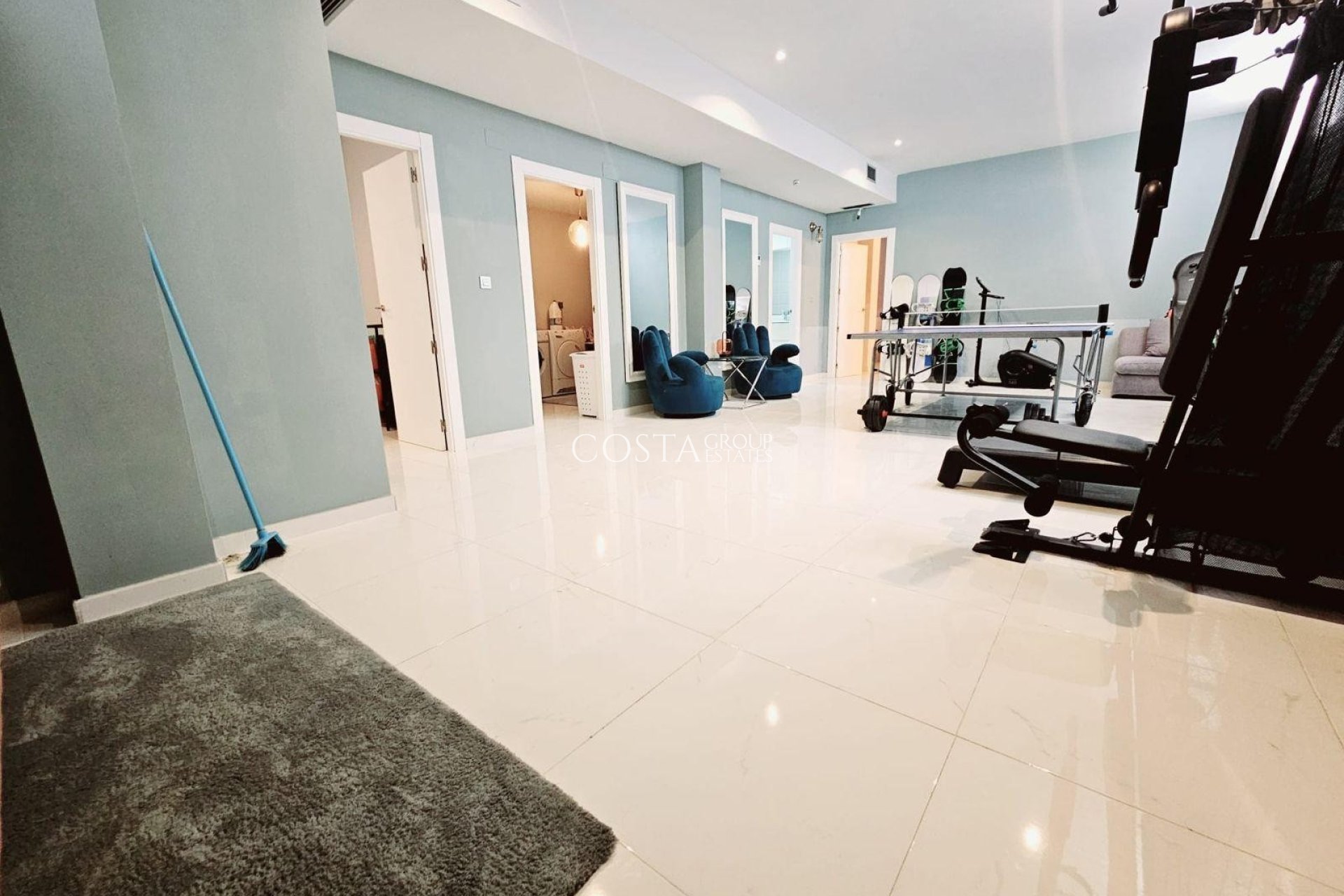 Resale - Villa -
Orihuela Costa - Villamartín