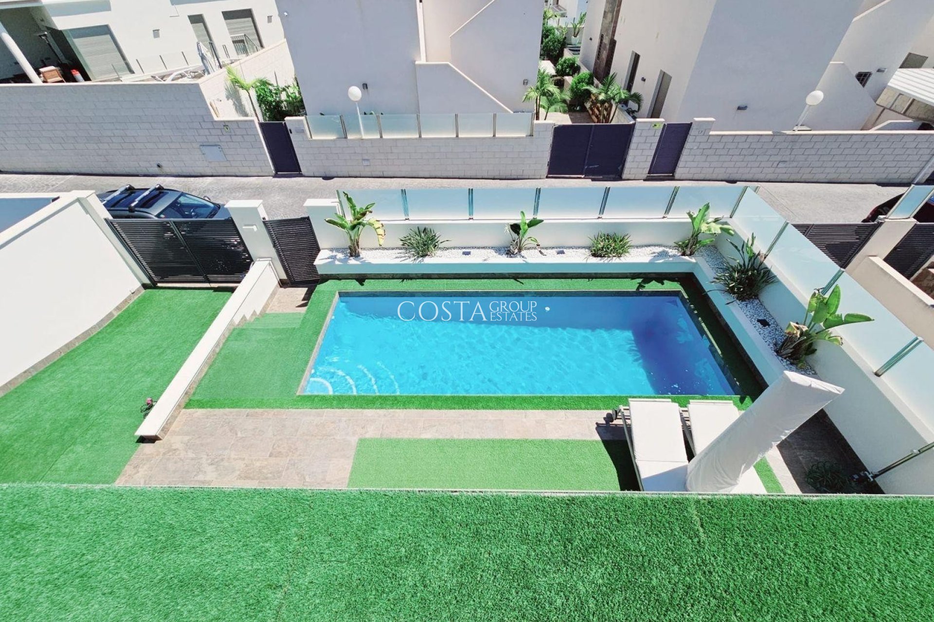 Resale - Villa -
Orihuela Costa - Villamartín