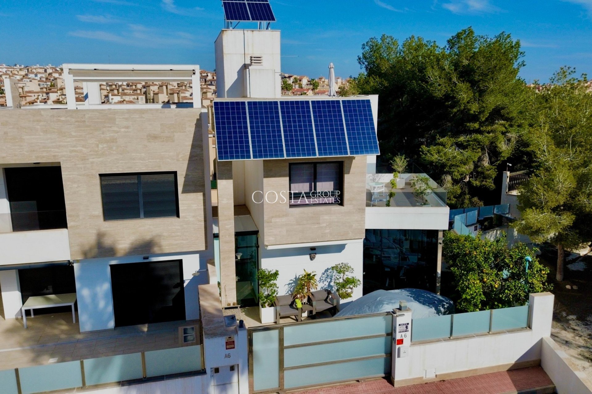 Resale - Villa -
Orihuela Costa - Villamartín