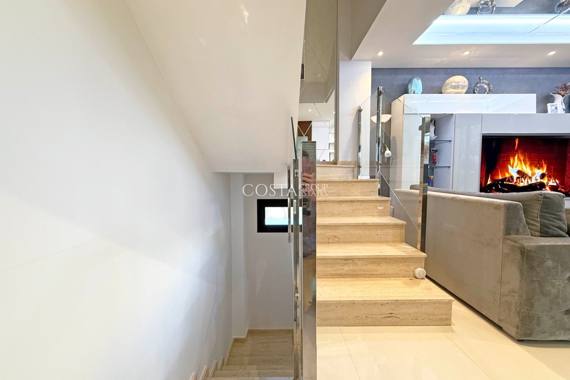 Resale - Villa -
Orihuela Costa - Villamartín