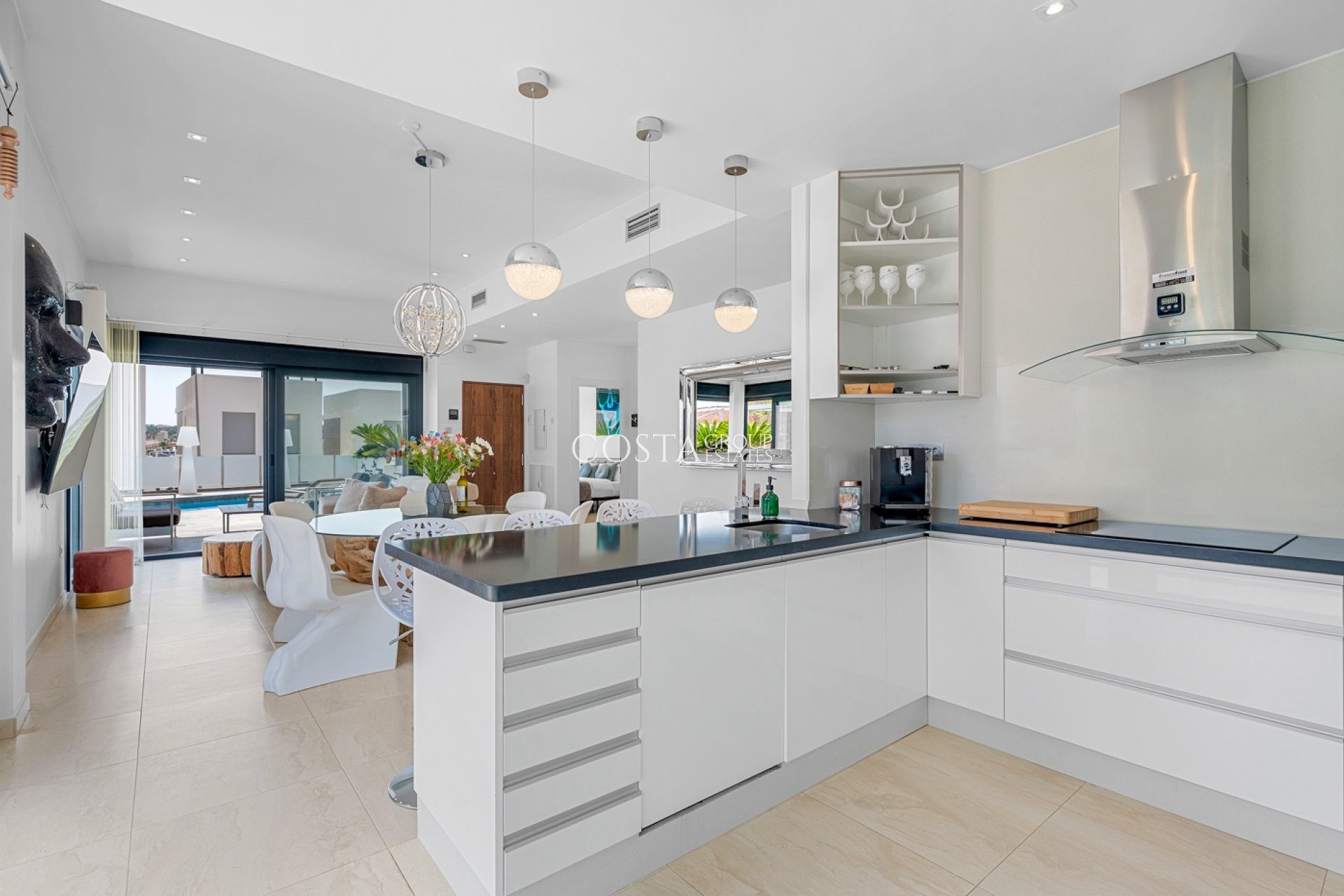 Resale - Villa -
Orihuela Costa - Villamartín