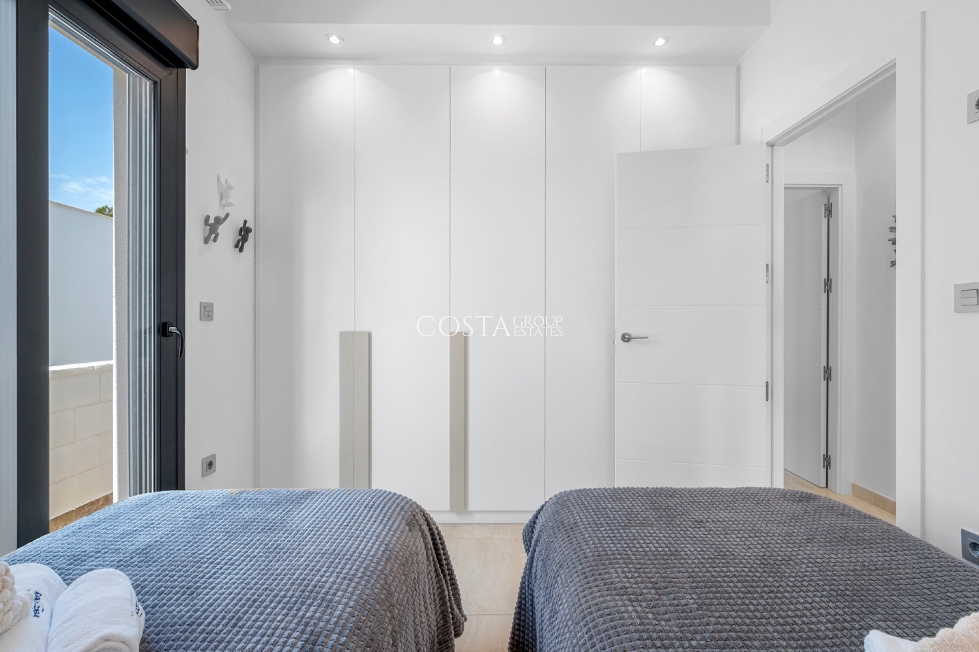 Resale - Villa -
Orihuela Costa - Villamartín