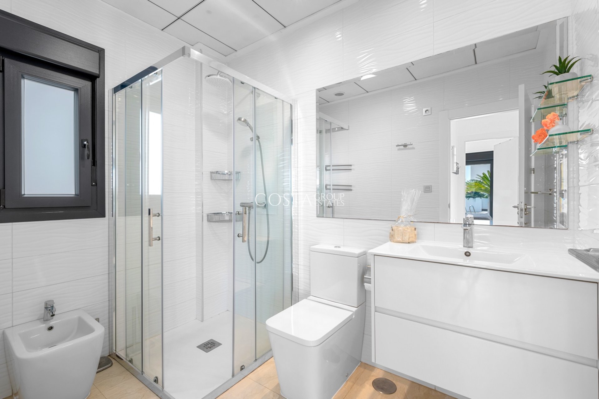 Resale - Villa -
Orihuela Costa - Villamartín