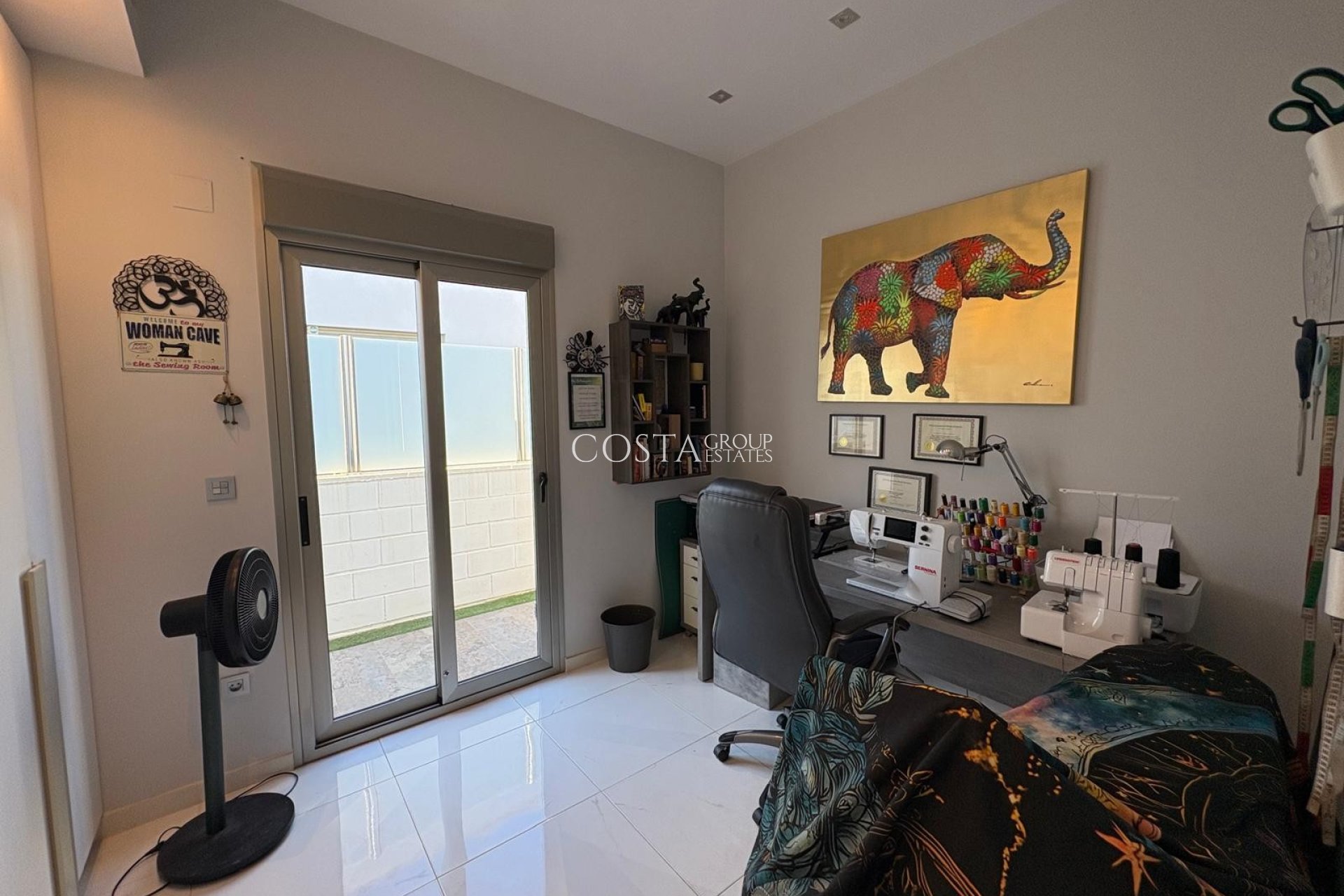 Resale - Villa -
Orihuela Costa - Villamartín