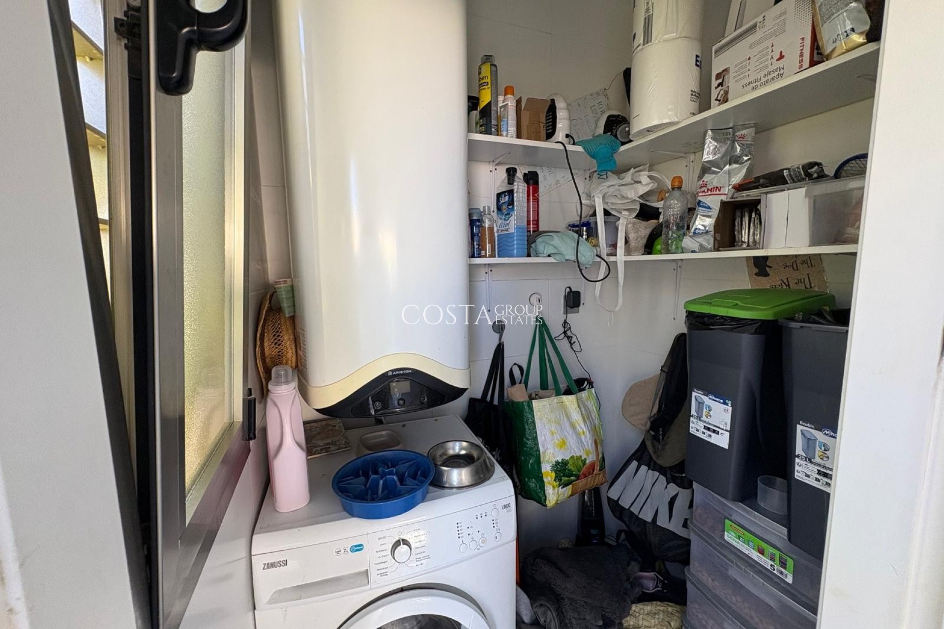 Resale - Villa -
Orihuela Costa - Villamartín