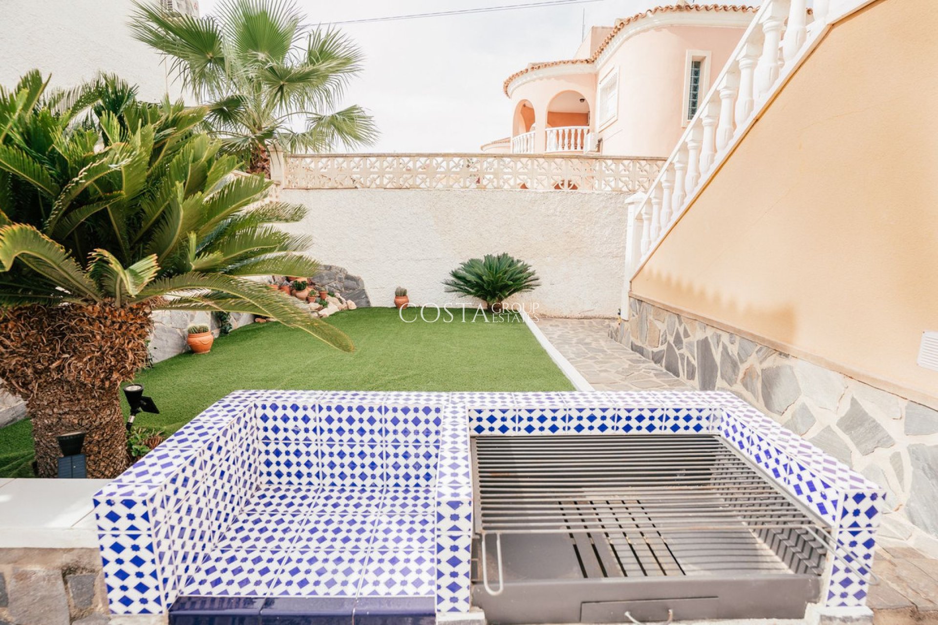 Resale - Villa -
Orihuela Costa - Villamartin