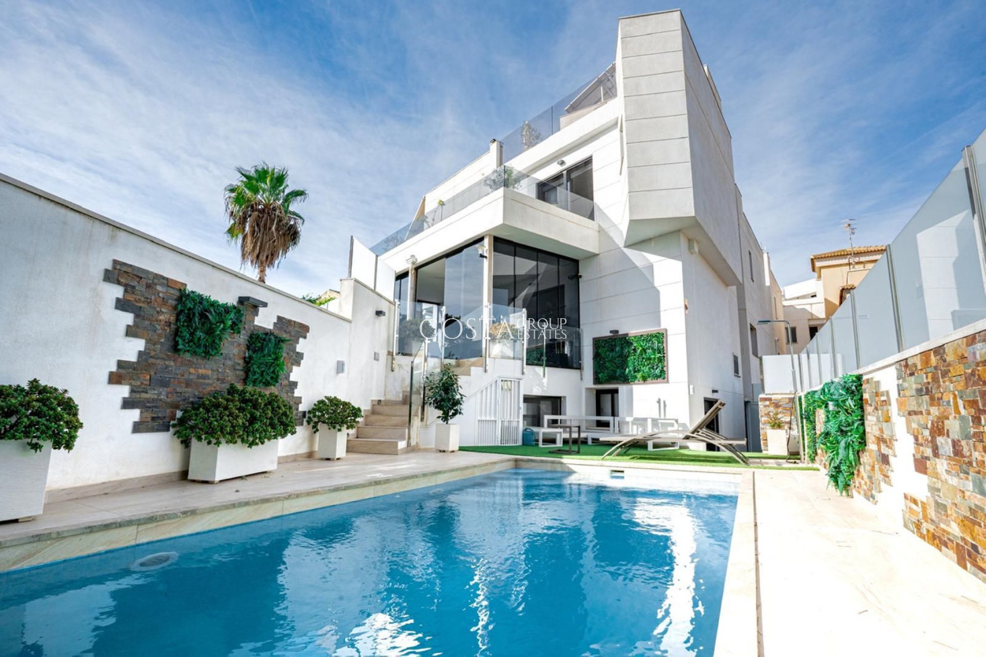 Resale - Villa -
Orihuela Costa - Villamartin