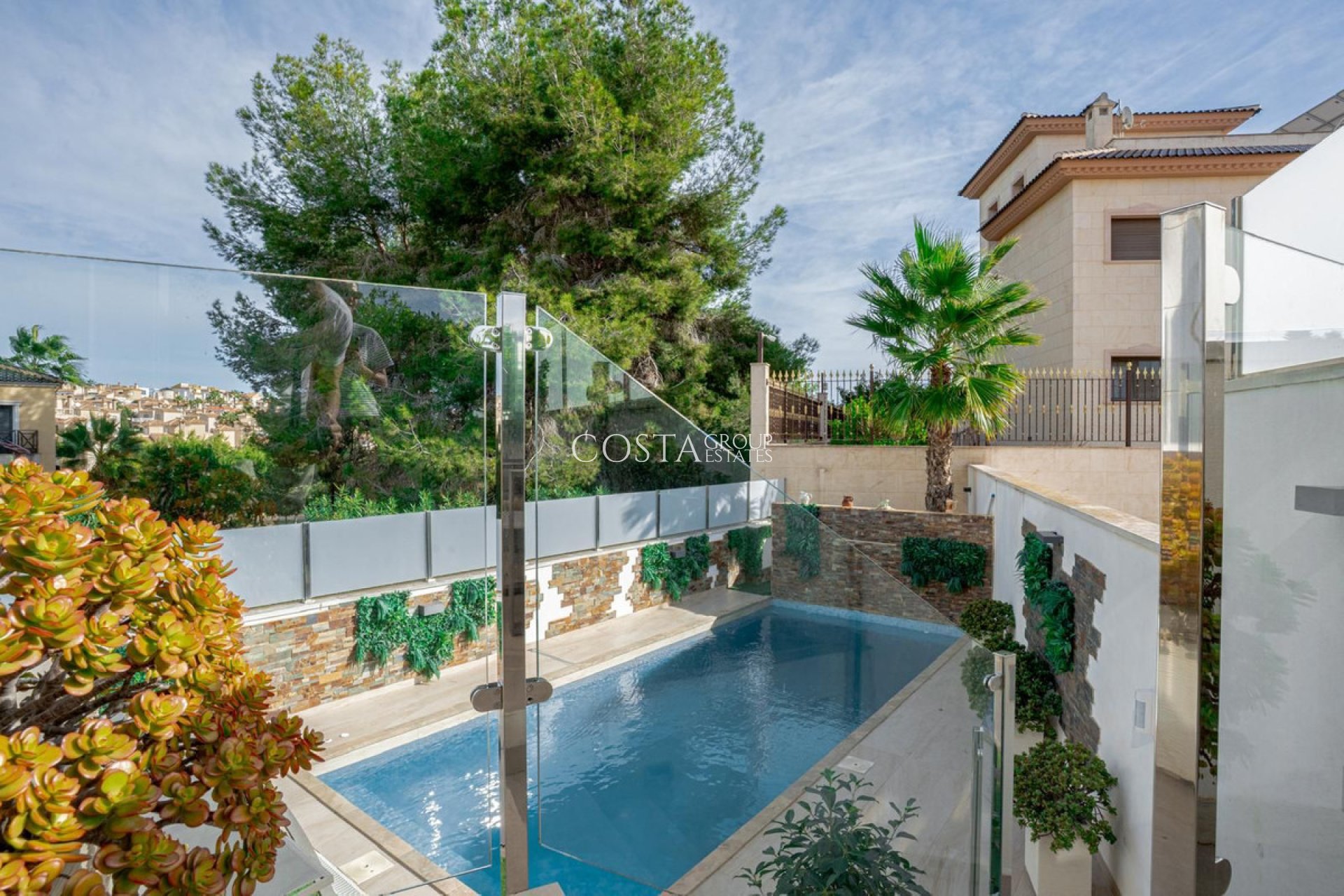 Resale - Villa -
Orihuela Costa - Villamartin