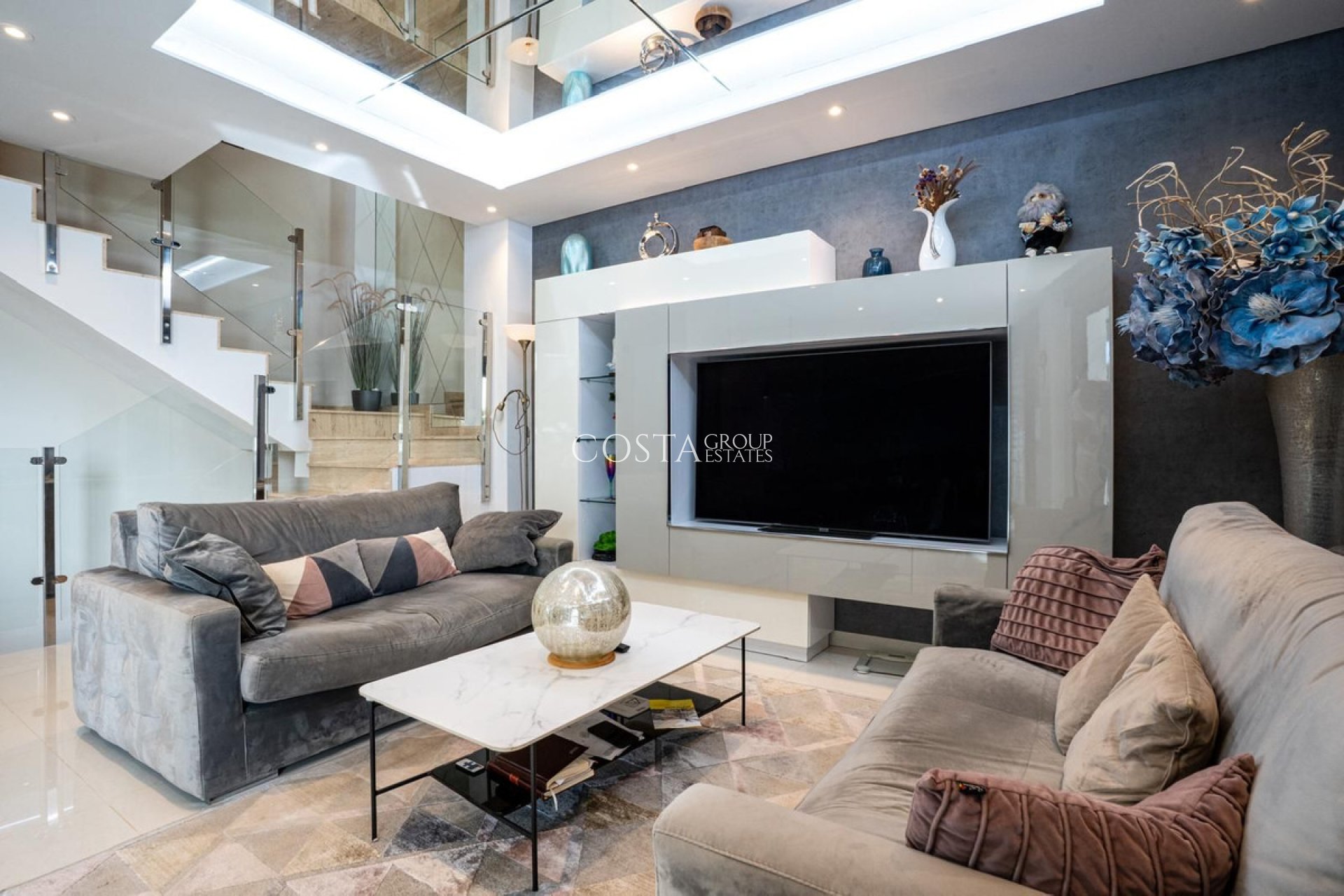 Resale - Villa -
Orihuela Costa - Villamartin