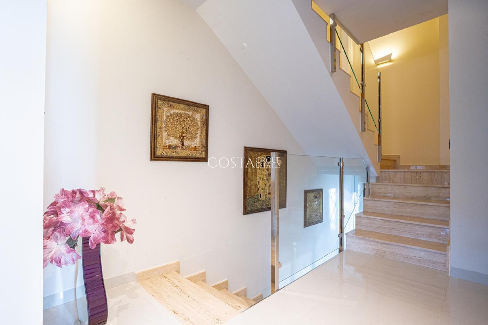 Resale - Villa -
Orihuela Costa - Villamartin