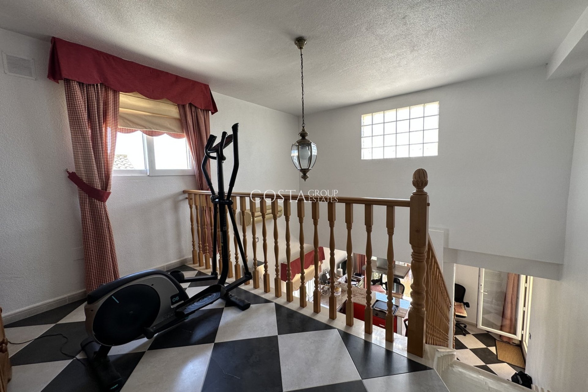 Resale - Villa -
Orihuela Costa - Villamartin