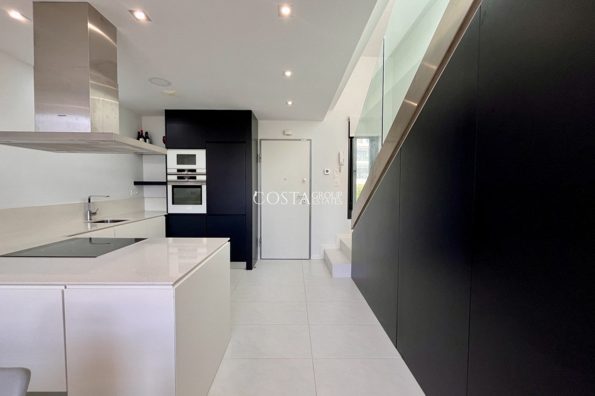 Resale - Villa -
Orihuela Costa - Villamartin