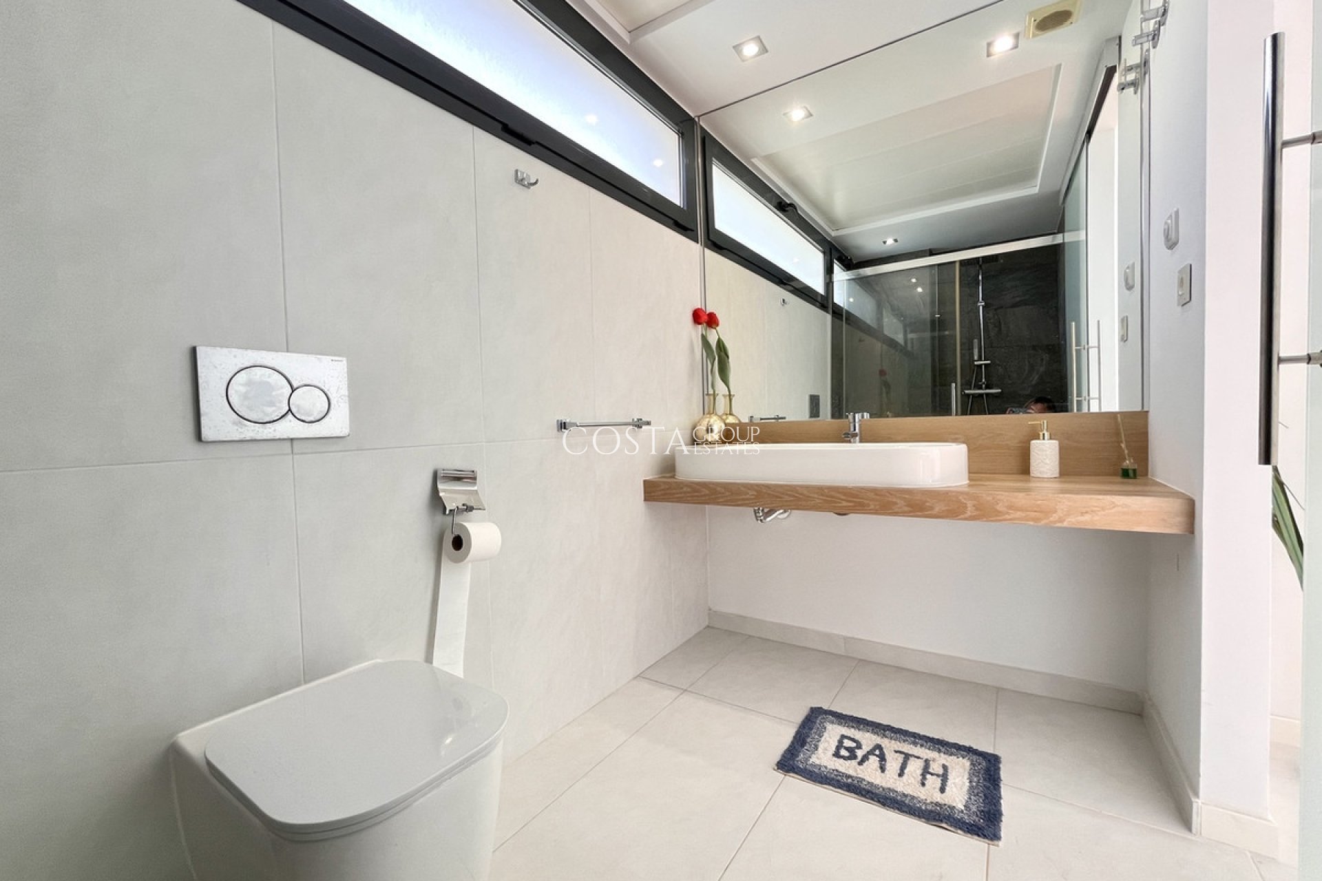 Resale - Villa -
Orihuela Costa - Villamartin