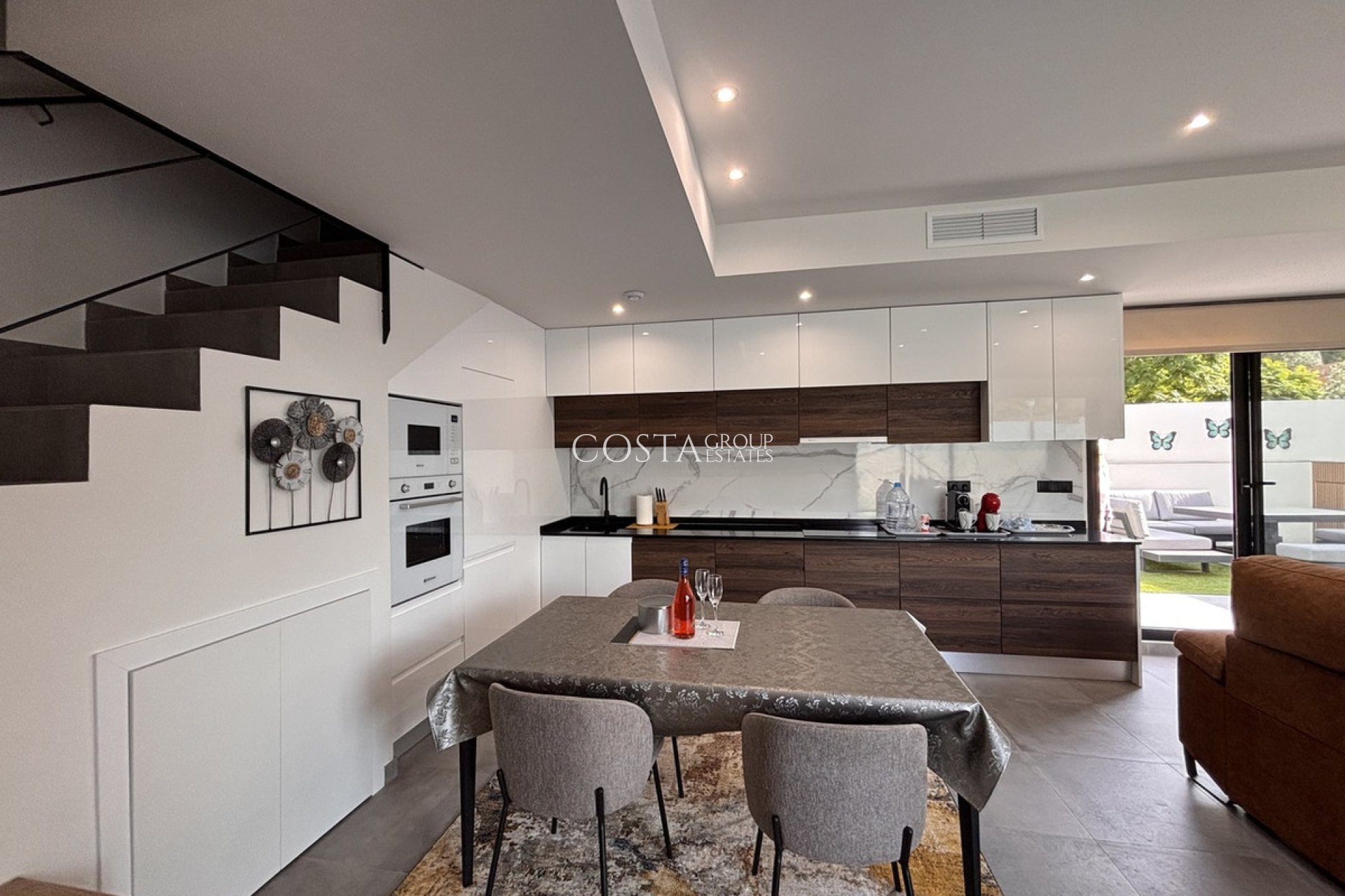 Resale - Villa -
Orihuela Costa - Villamartin