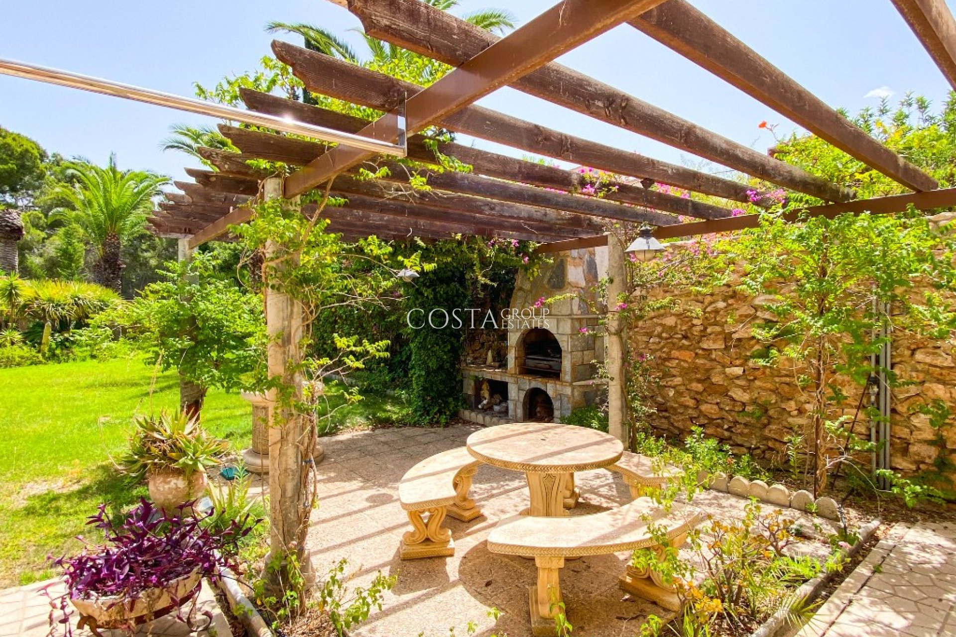 Resale - Villa -
Orihuela Costa - Villamartin