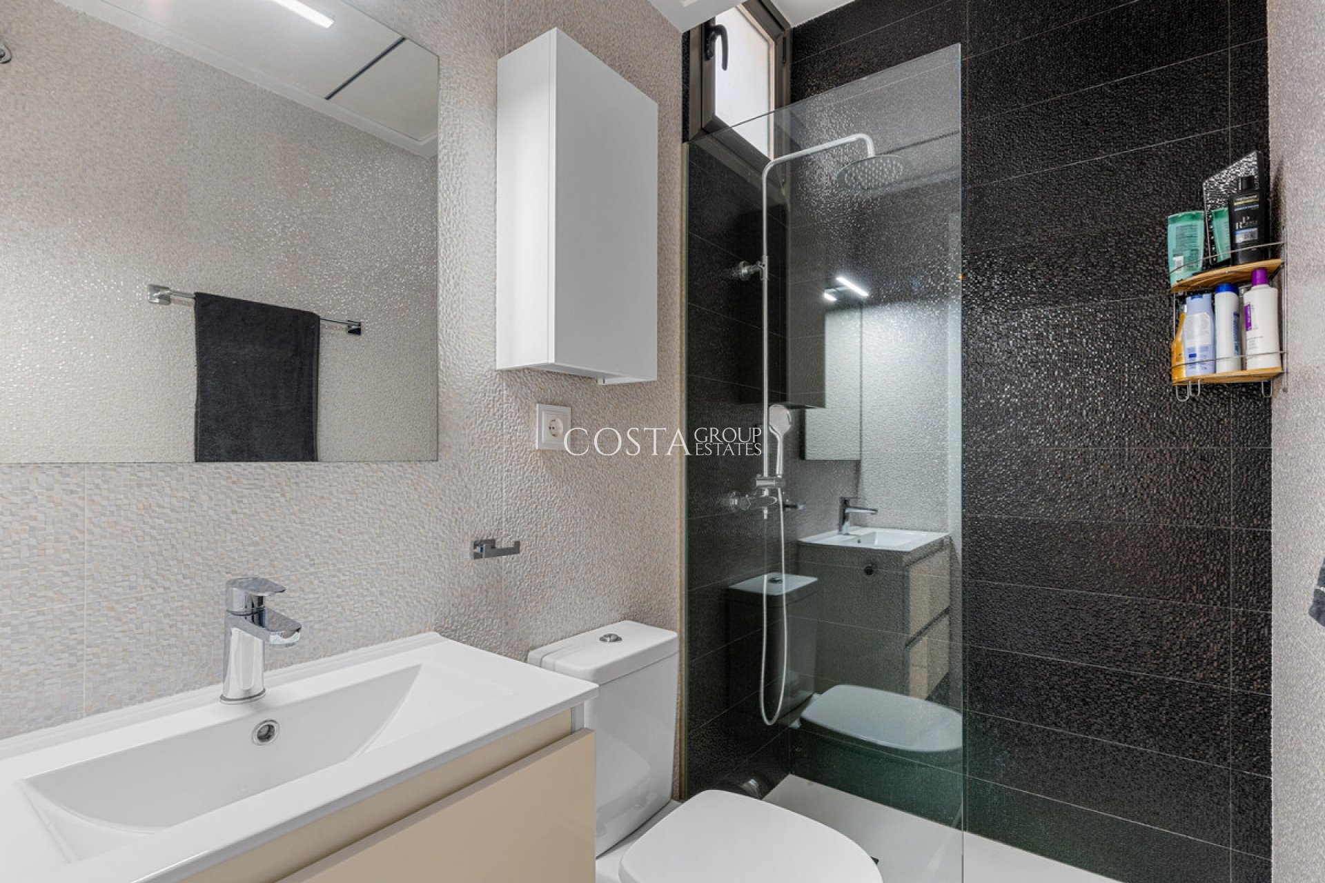 Resale - Villa -
Orihuela Costa - Villamartin