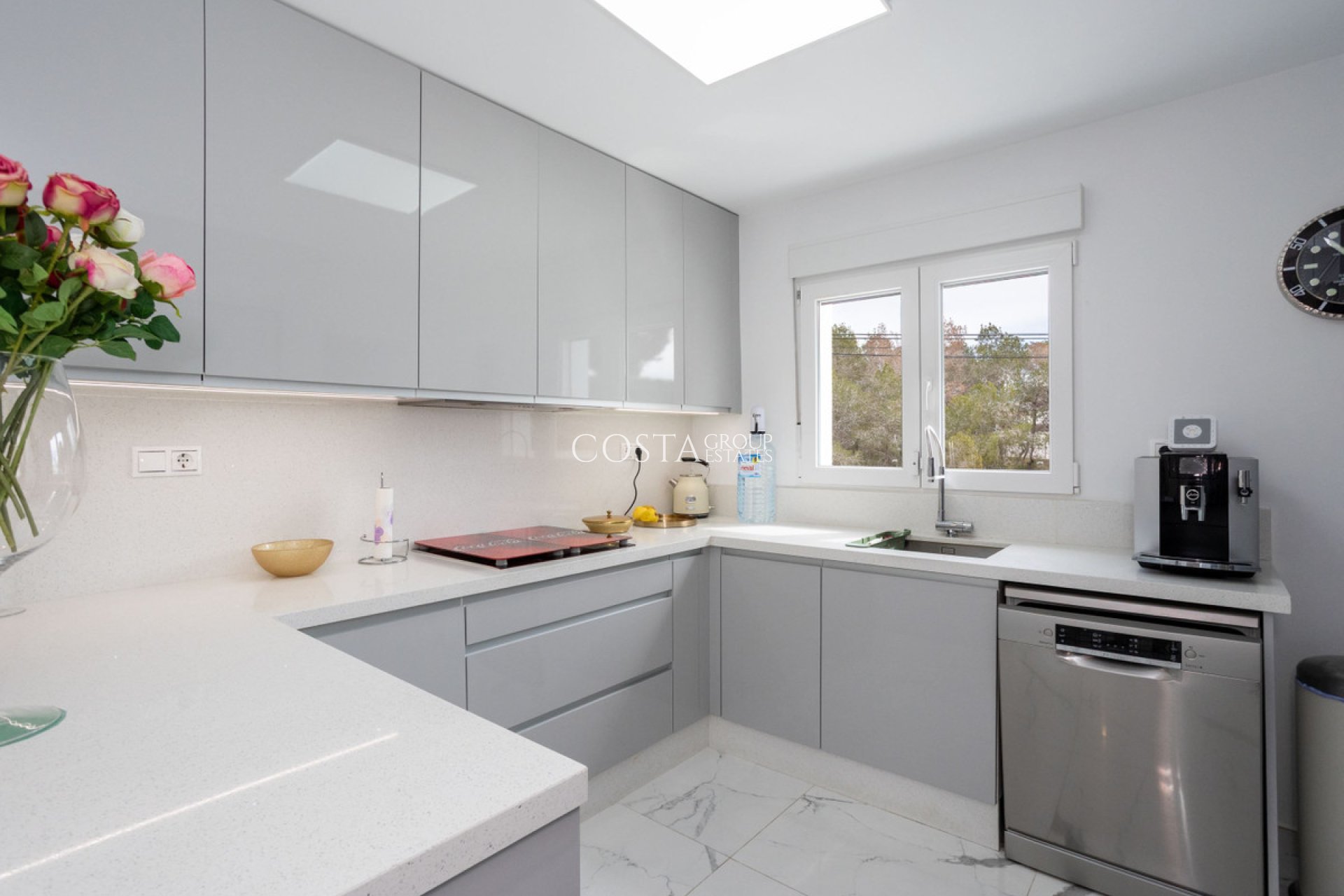 Resale - Villa -
Orihuela Costa - Villamartin