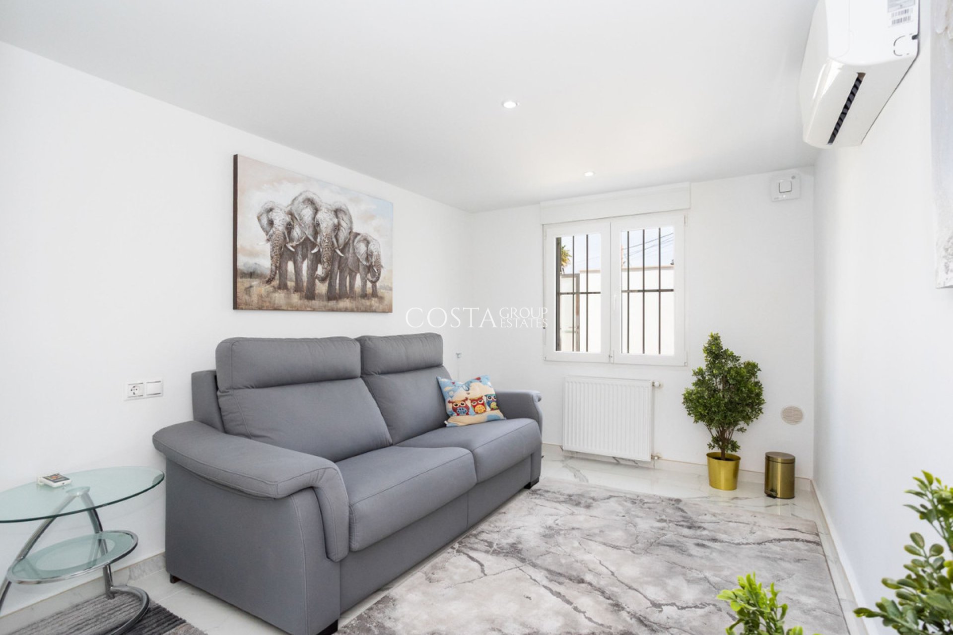 Resale - Villa -
Orihuela Costa - Villamartin