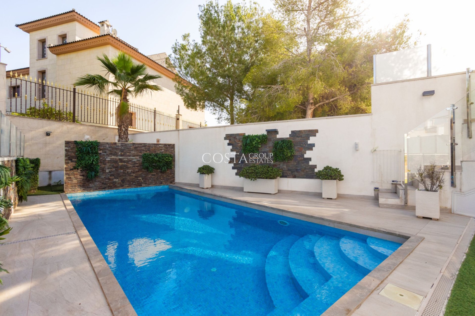 Resale - Villa -
Orihuela Costa - Villamartin