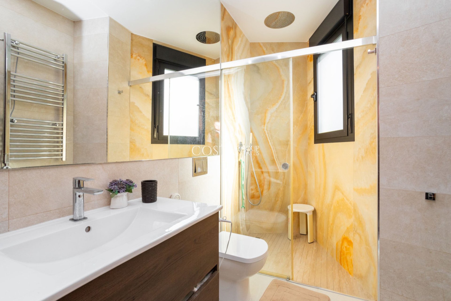 Resale - Villa -
Orihuela Costa - Villamartin