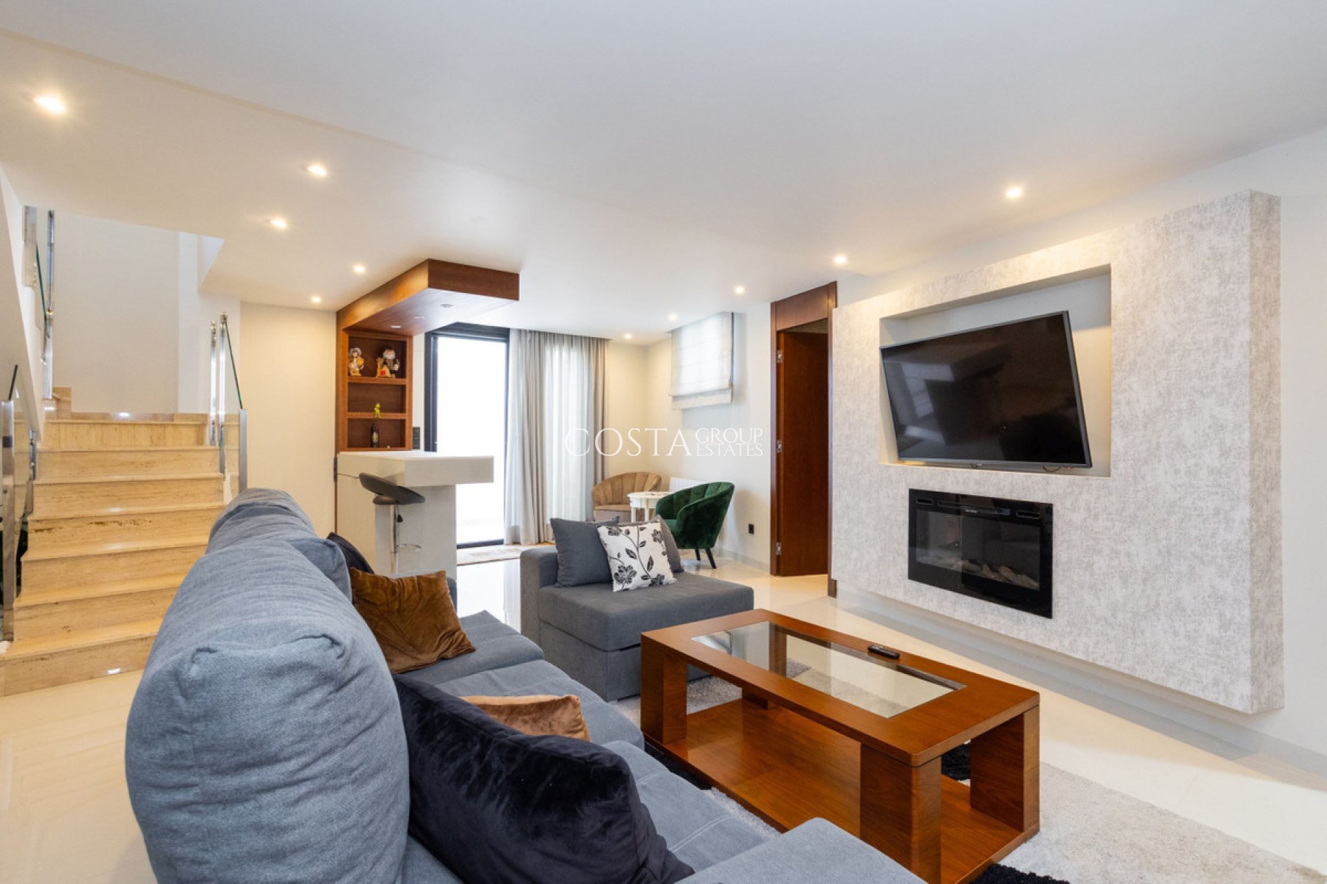 Resale - Villa -
Orihuela Costa - Villamartin