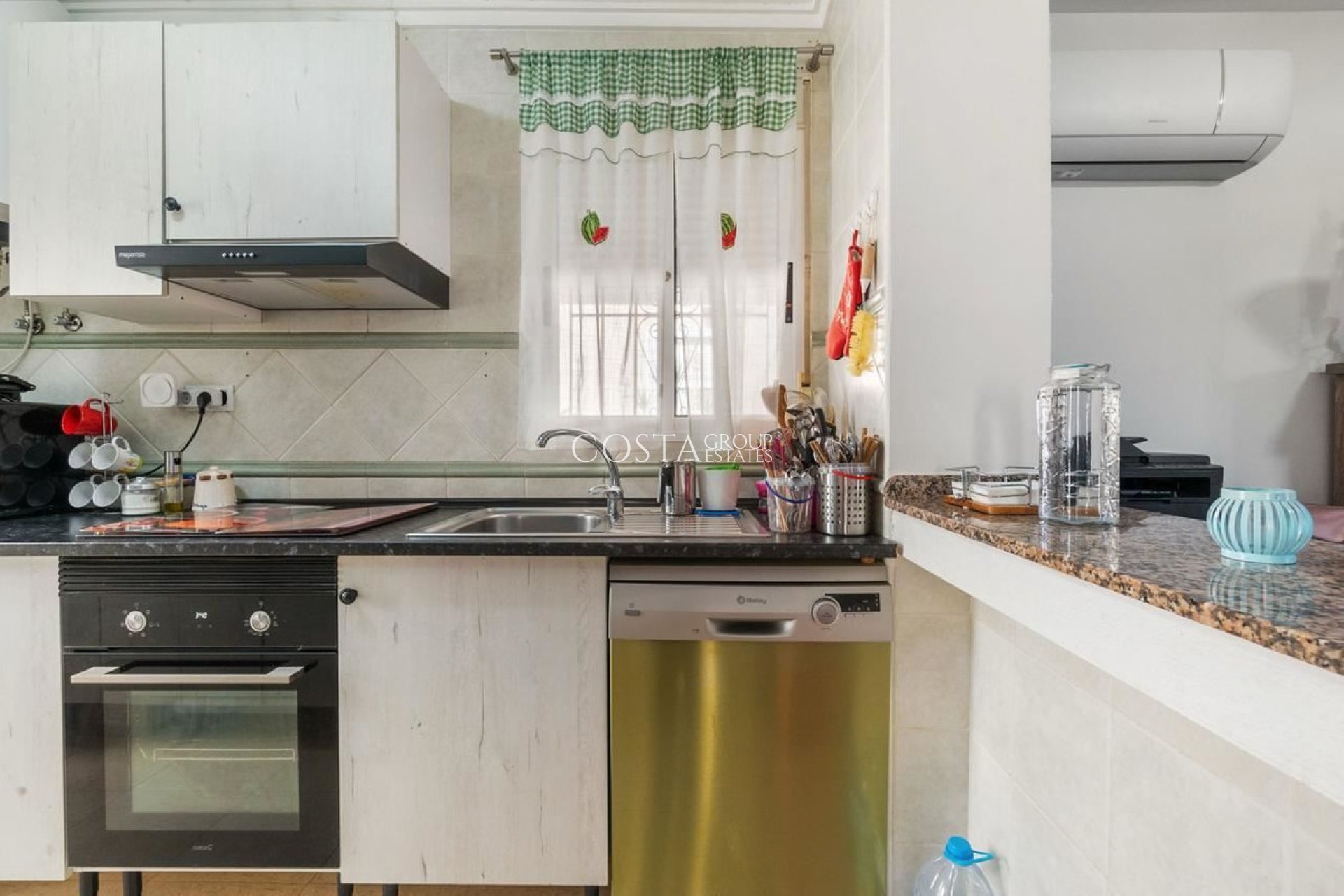 Resale - Villa -
Orihuela Costa - Villamartin