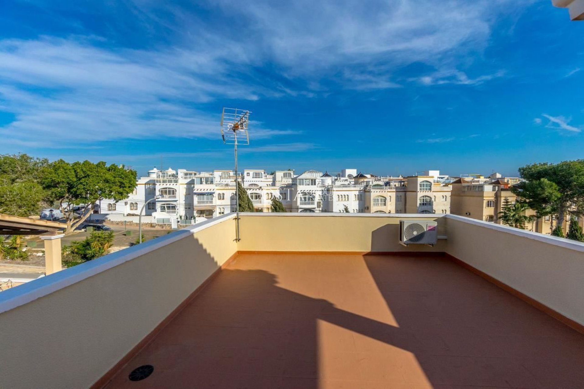 Resale - Villa -
Orihuela Costa - Villamartin