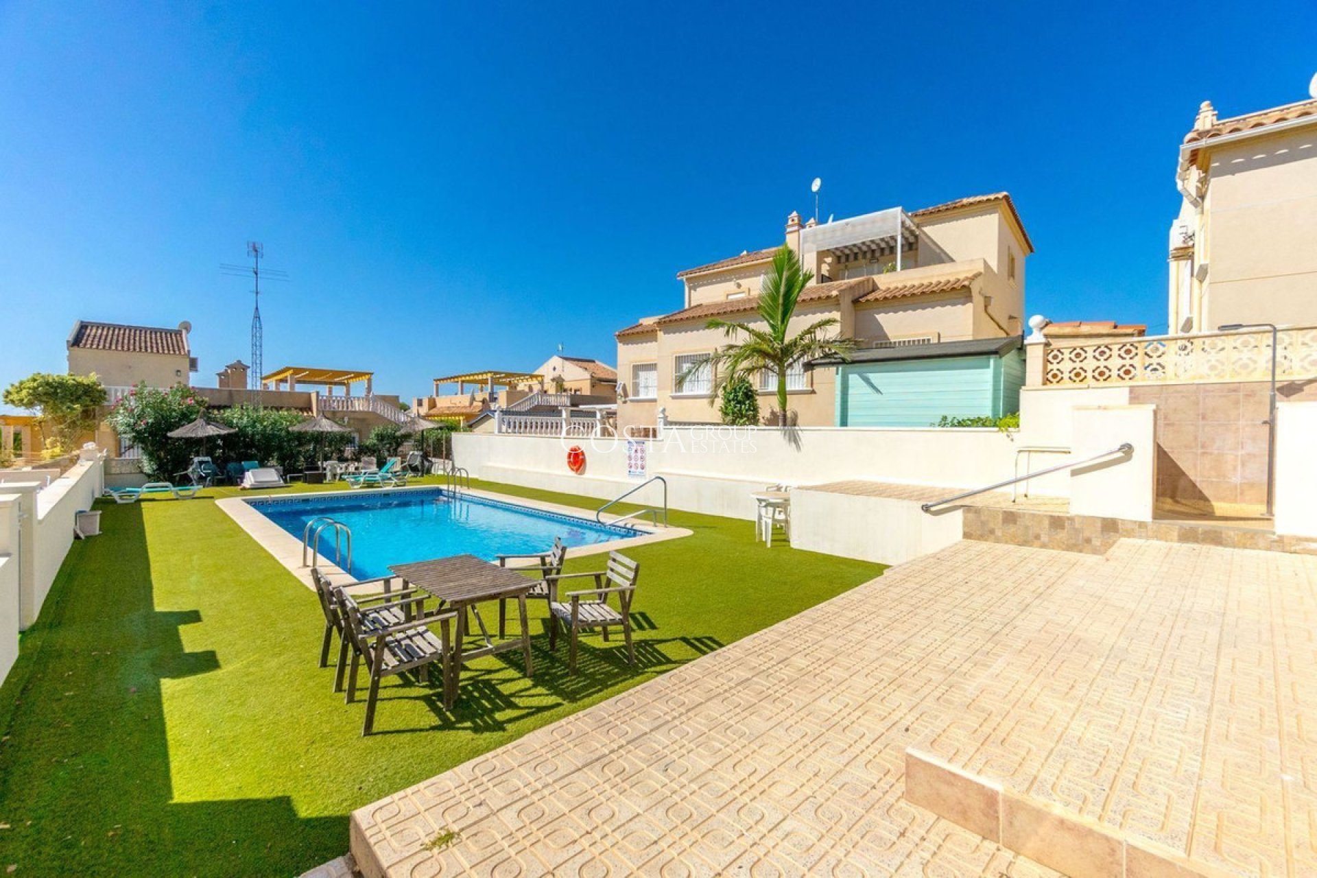 Resale - Villa -
Orihuela Costa - Villamartin