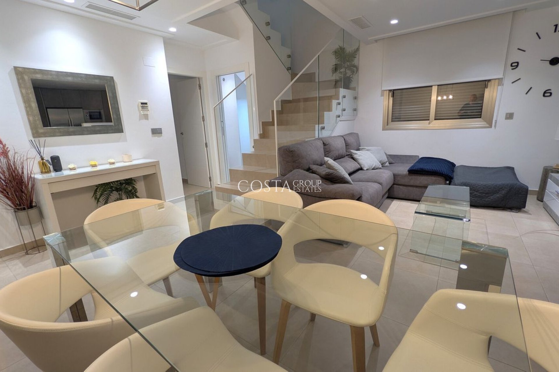 Resale - Villa -
Orihuela Costa - Villamartin