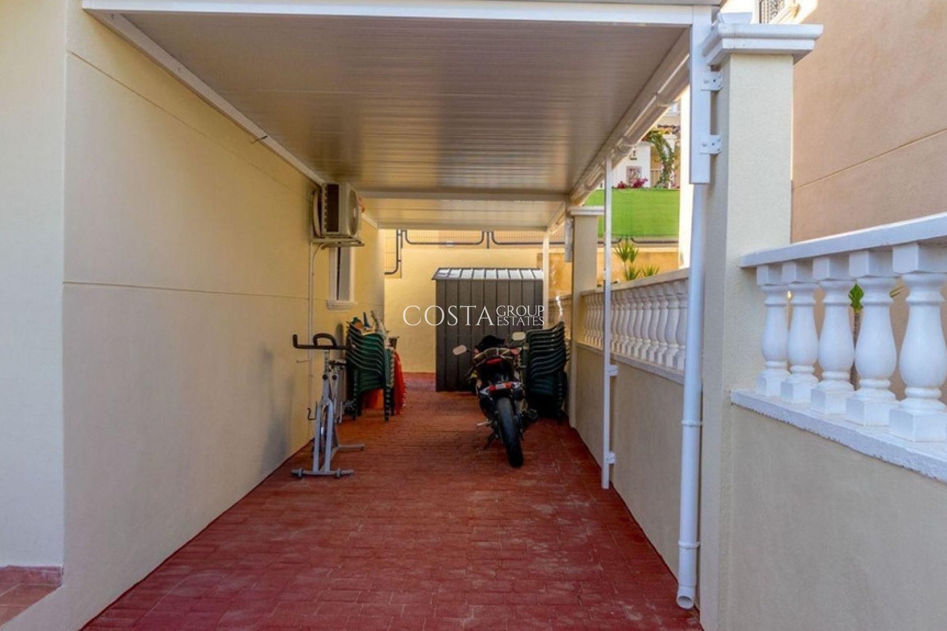 Resale - Villa -
Orihuela Costa - Villamartin