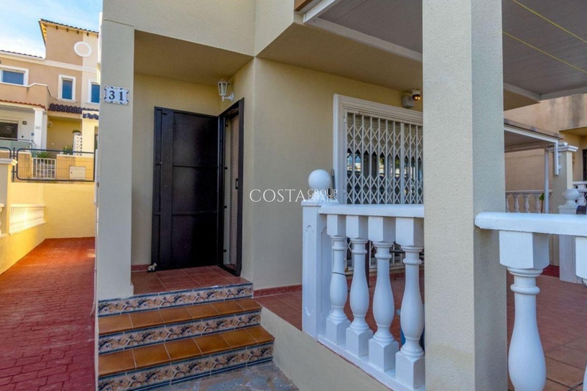 Resale - Villa -
Orihuela Costa - Villamartin