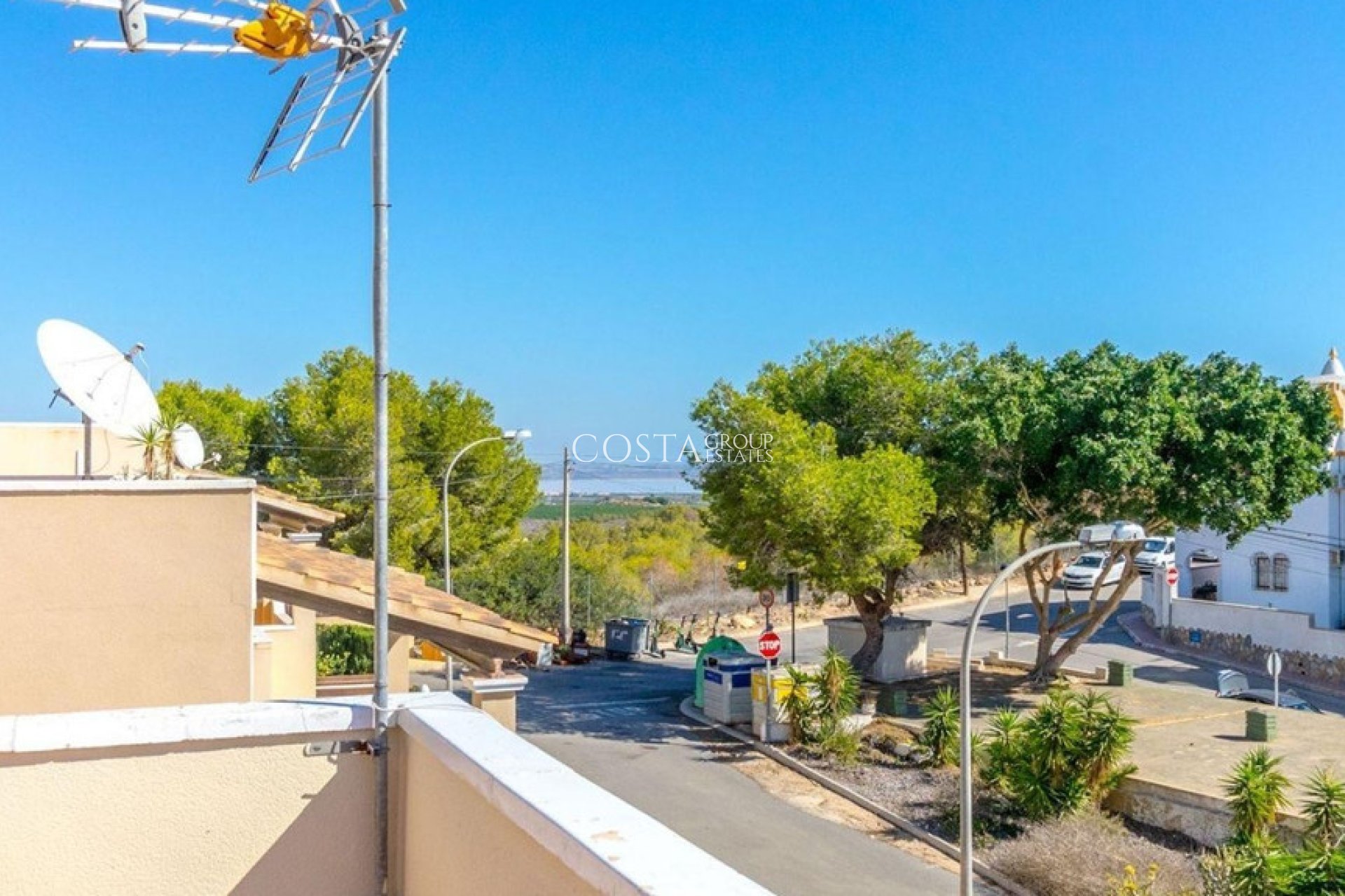 Resale - Villa -
Orihuela Costa - Villamartin
