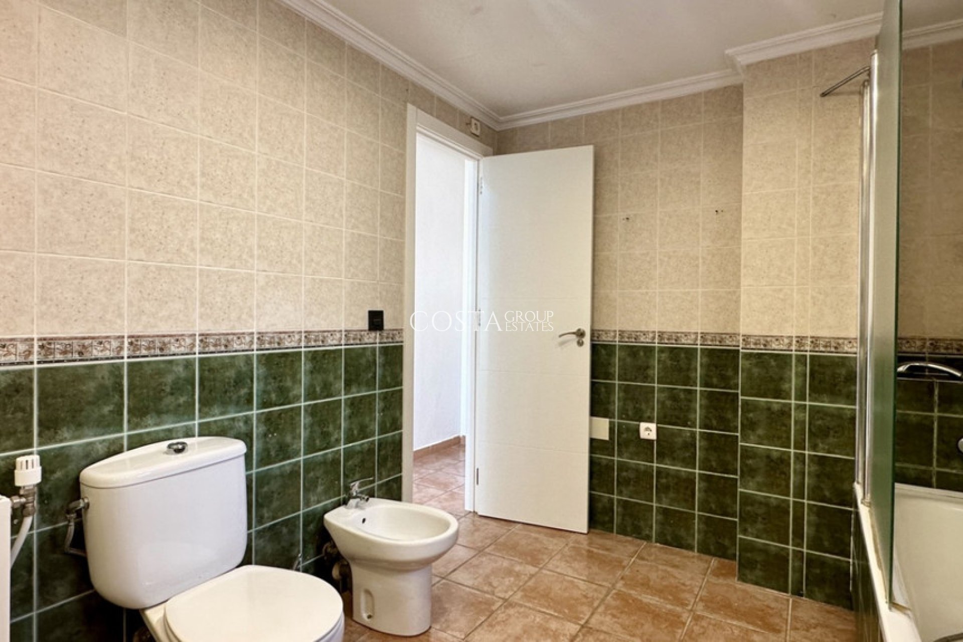 Resale - Villa -
Orihuela Costa - Villamartin