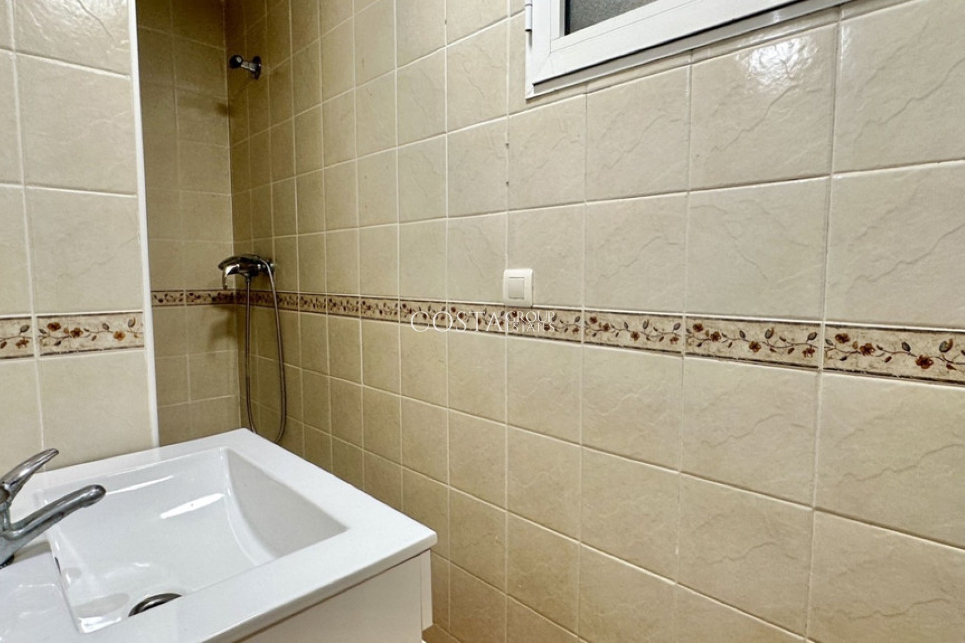 Resale - Villa -
Orihuela Costa - Villamartin