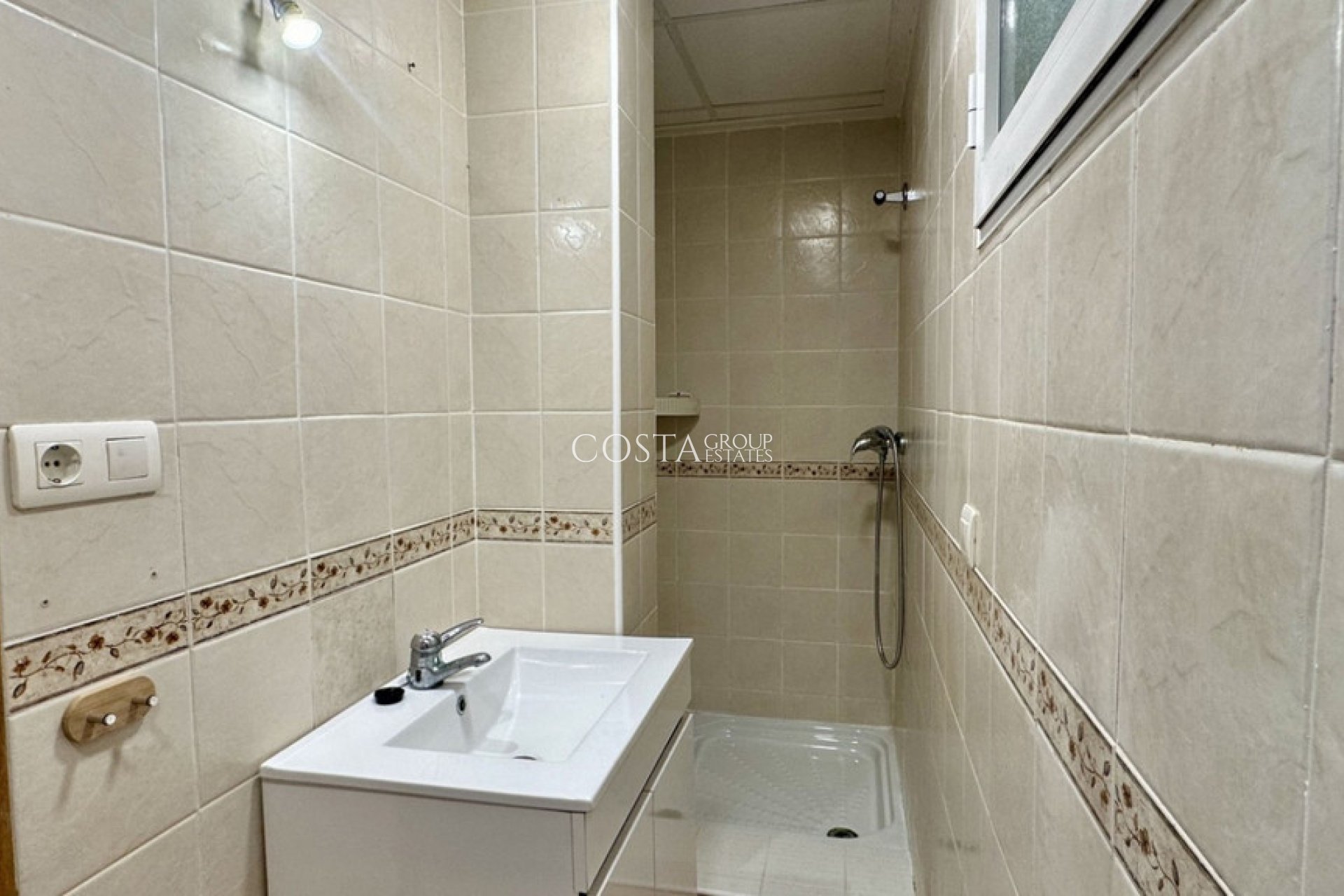 Resale - Villa -
Orihuela Costa - Villamartin