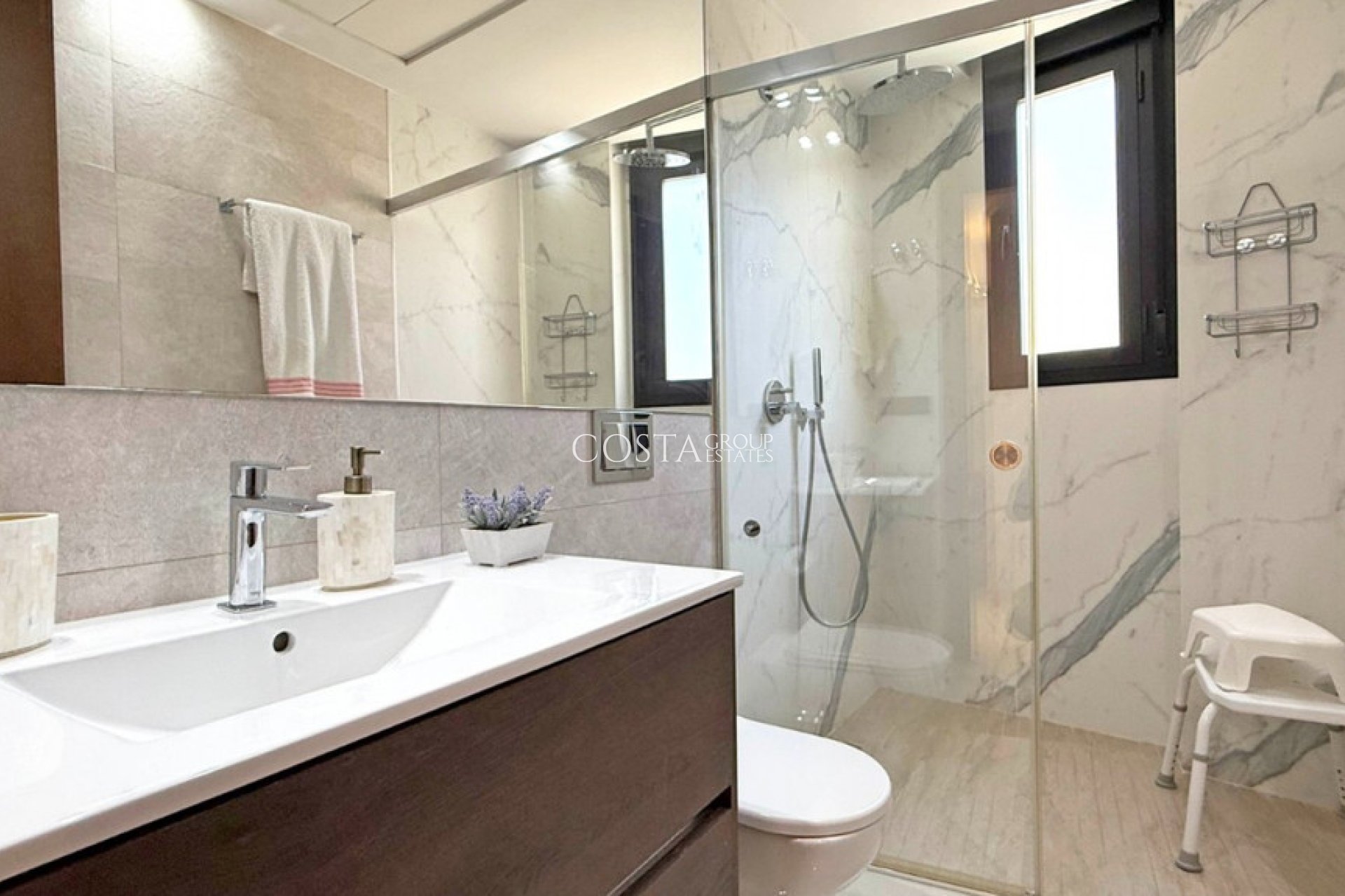 Resale - Villa -
Orihuela Costa - Villamartin