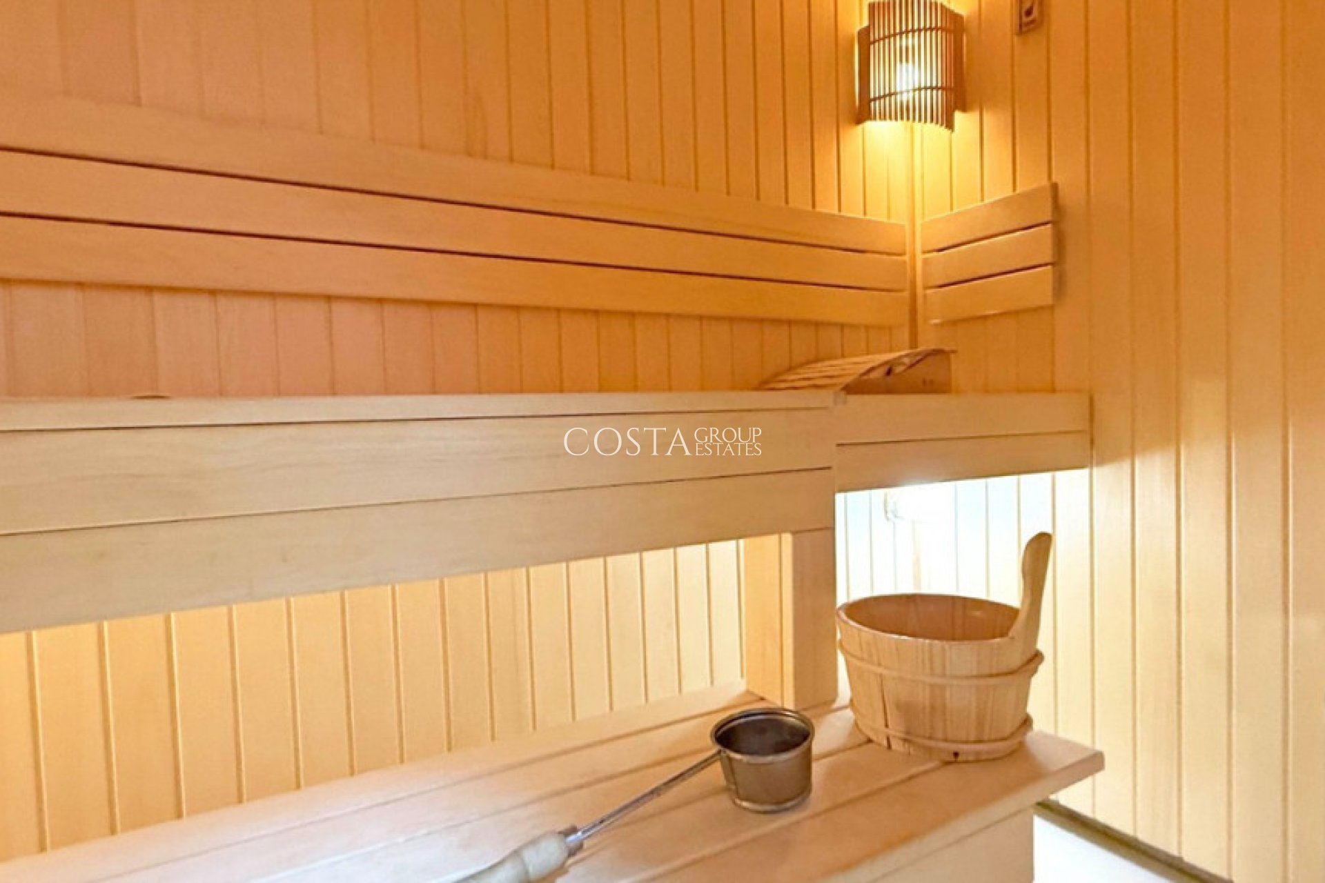 Resale - Villa -
Orihuela Costa - Villamartin