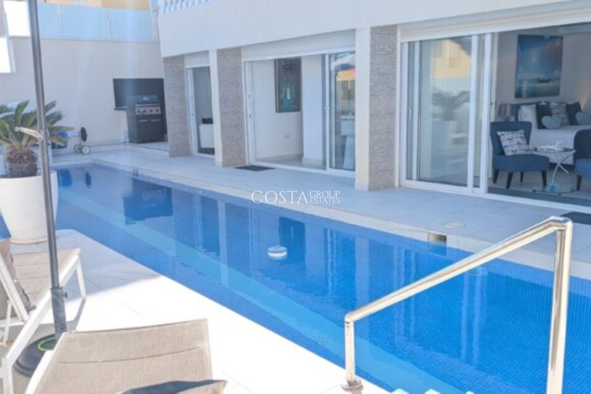 Resale - Villa -
Orihuela Costa - Villamartin
