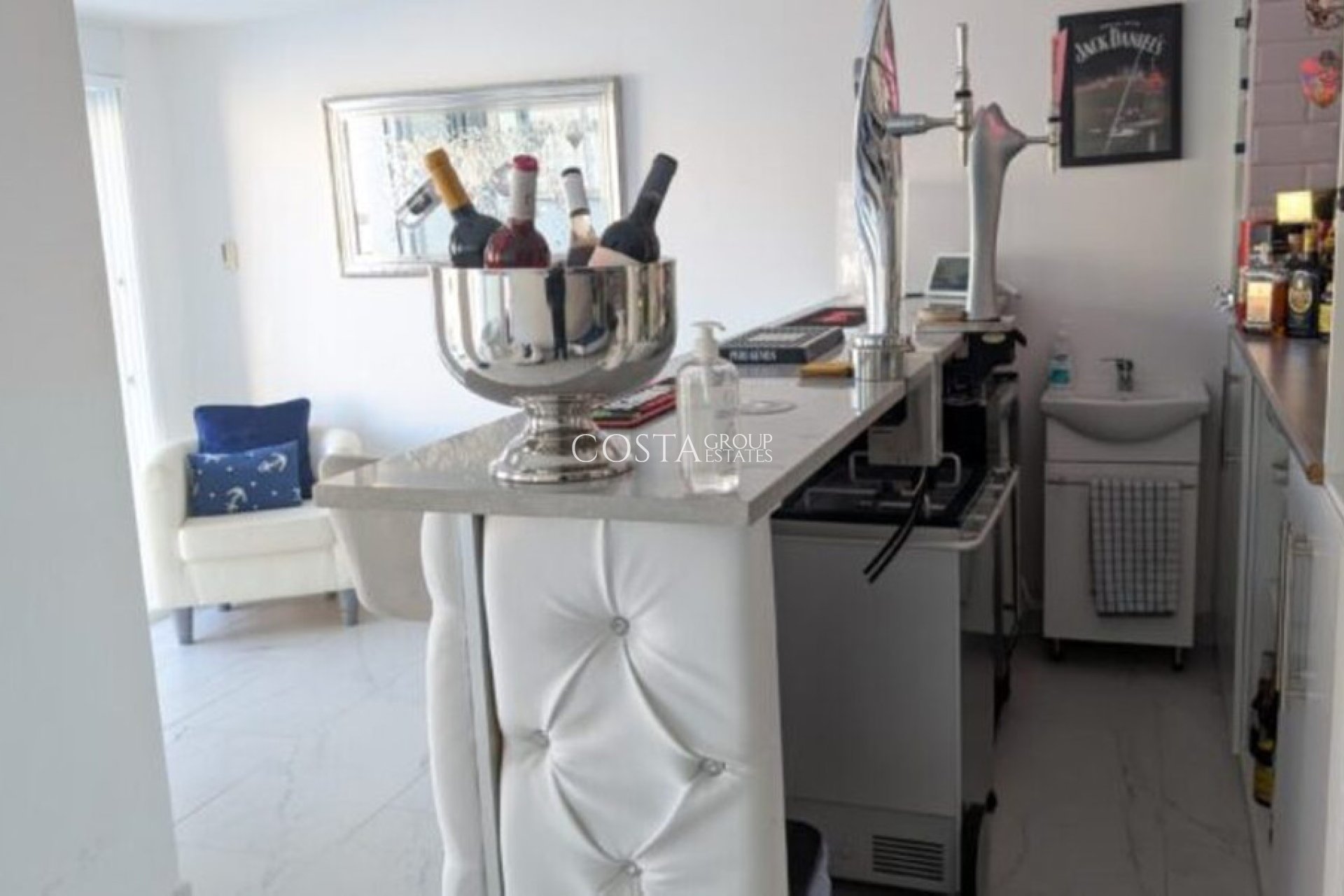 Resale - Villa -
Orihuela Costa - Villamartin