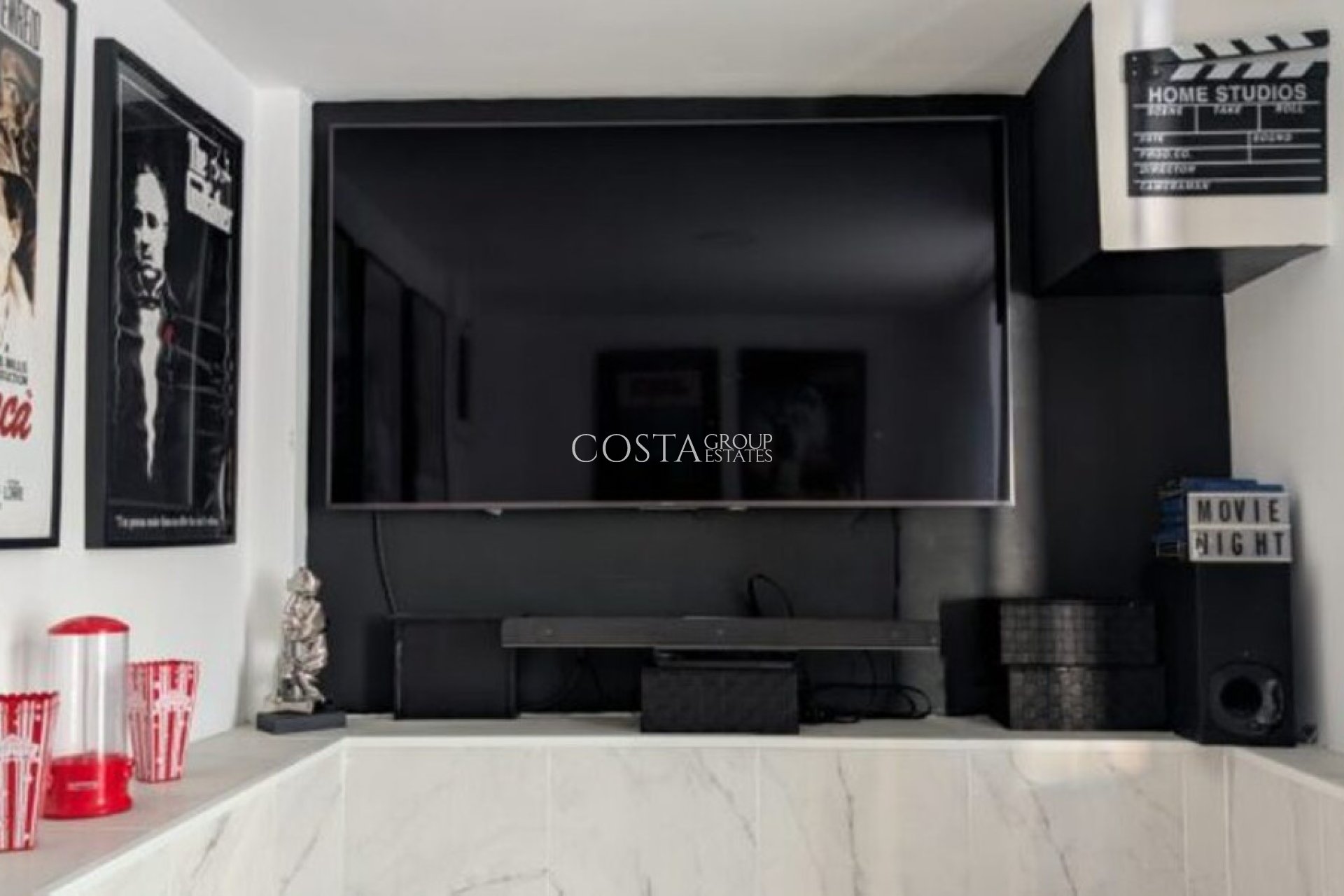 Resale - Villa -
Orihuela Costa - Villamartin