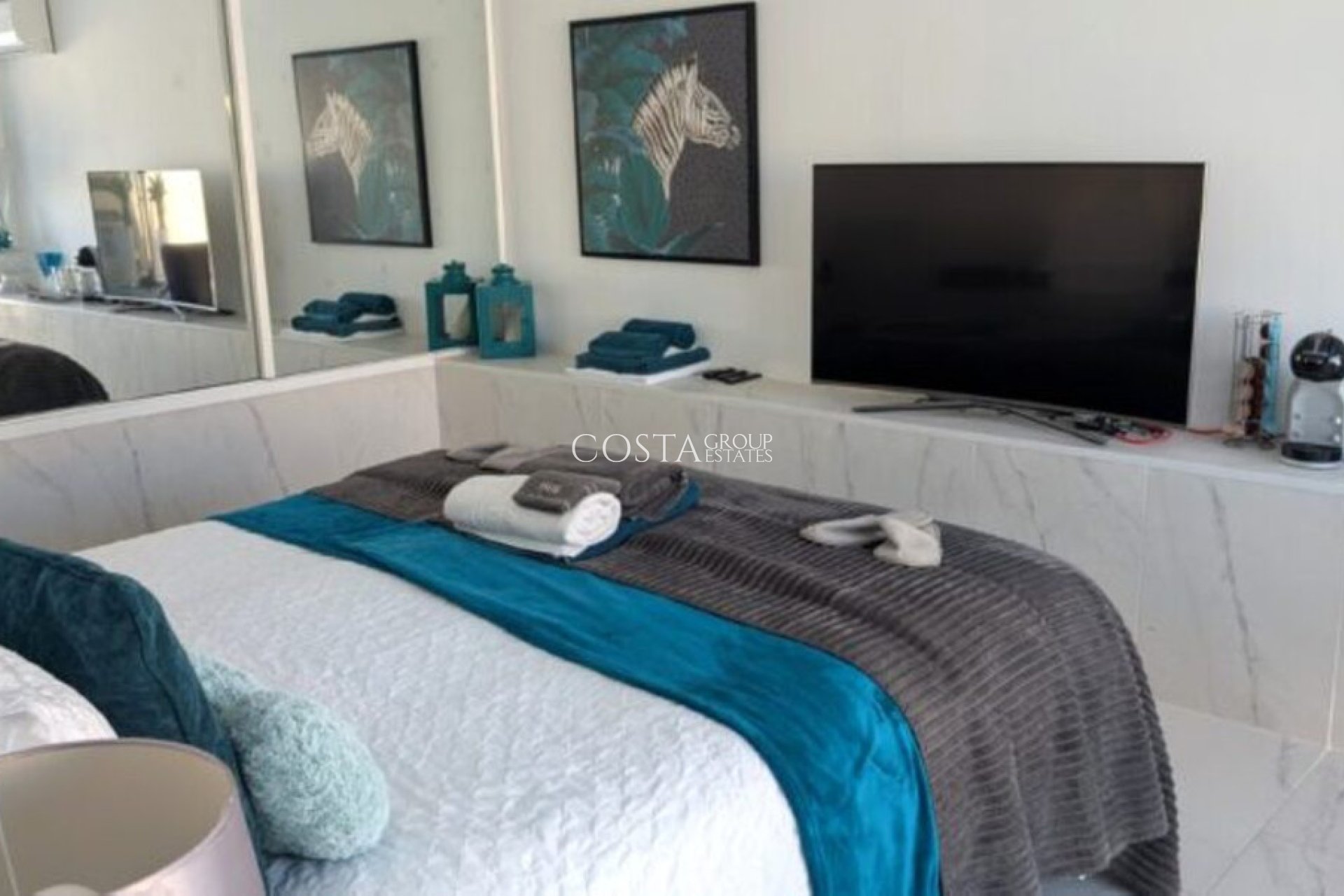 Resale - Villa -
Orihuela Costa - Villamartin